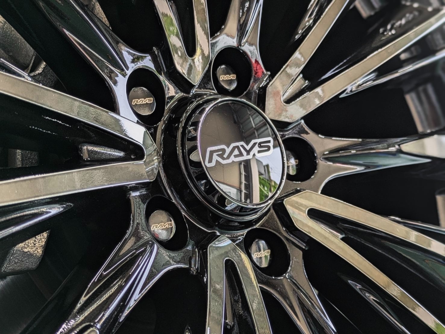 レイズ2024年最新モデルを80系ハリアーに装着！【Rays Versus Vouge