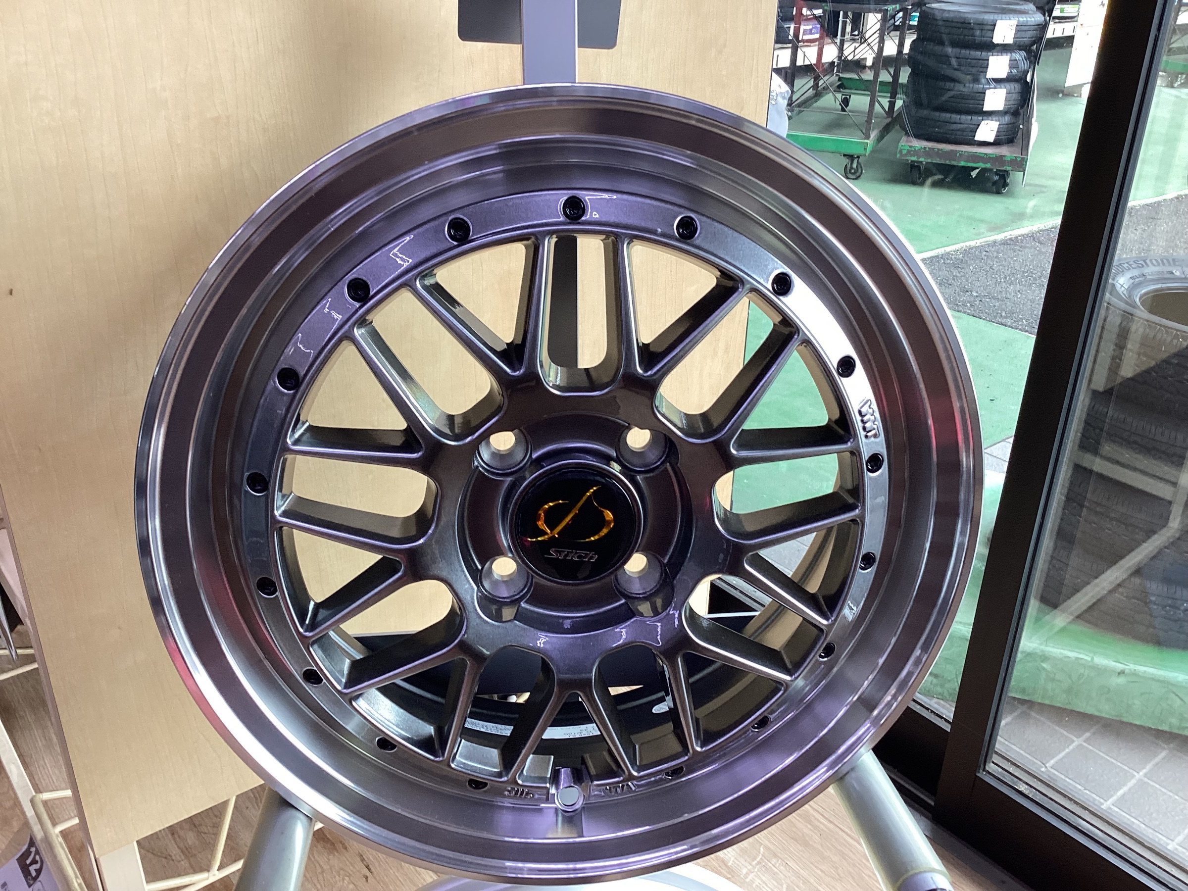 シュティッヒメッシュ15インチ値下げ中！