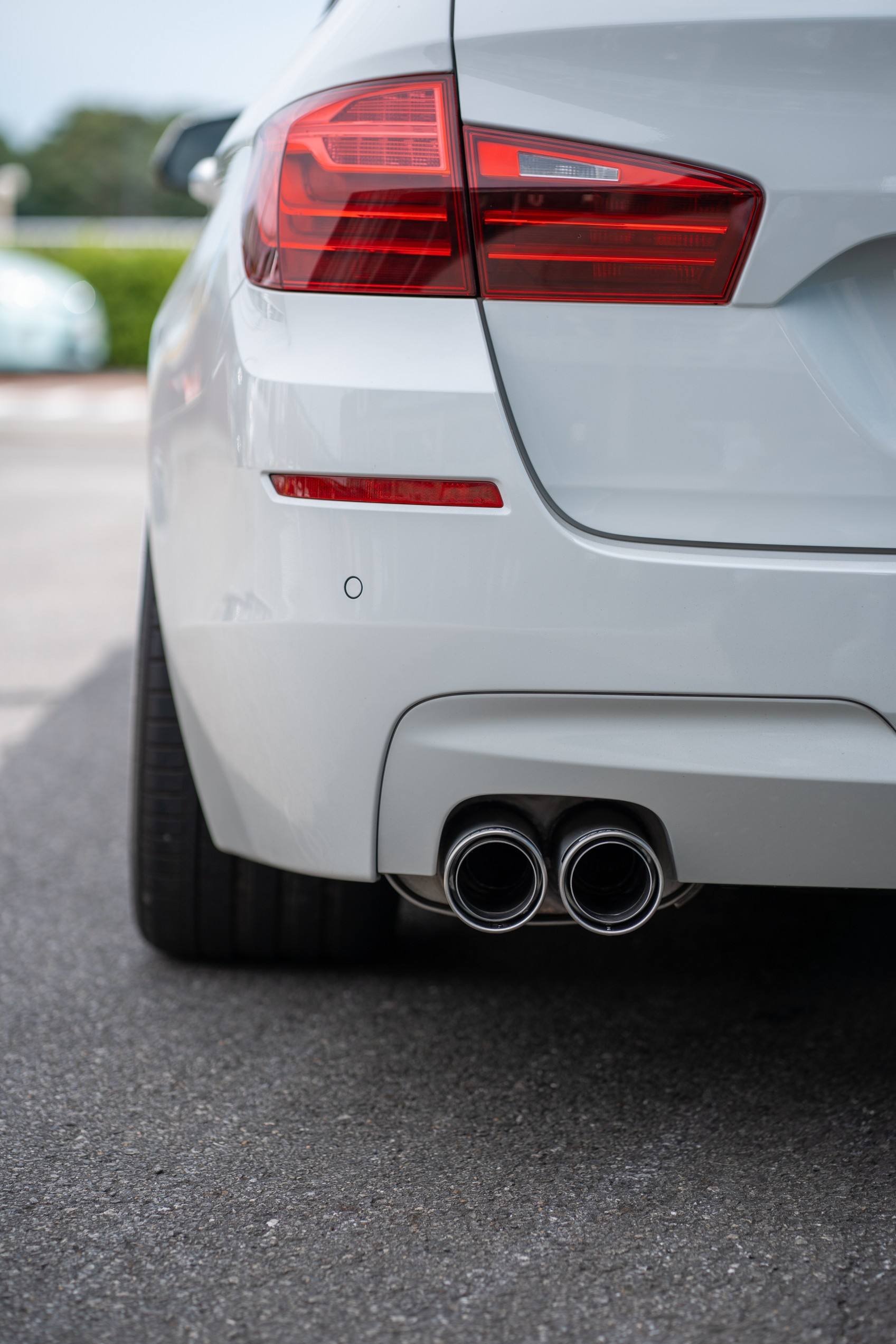 BMW 5シリーズツーリング F11 【KW V1 レムスマフラー取付】 | 店舗お