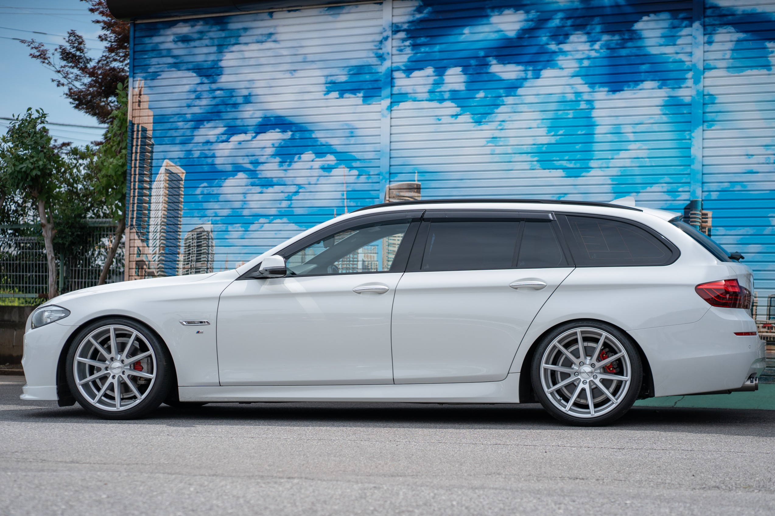 BMW 5シリーズツーリング F11 【KW V1 レムスマフラー取付