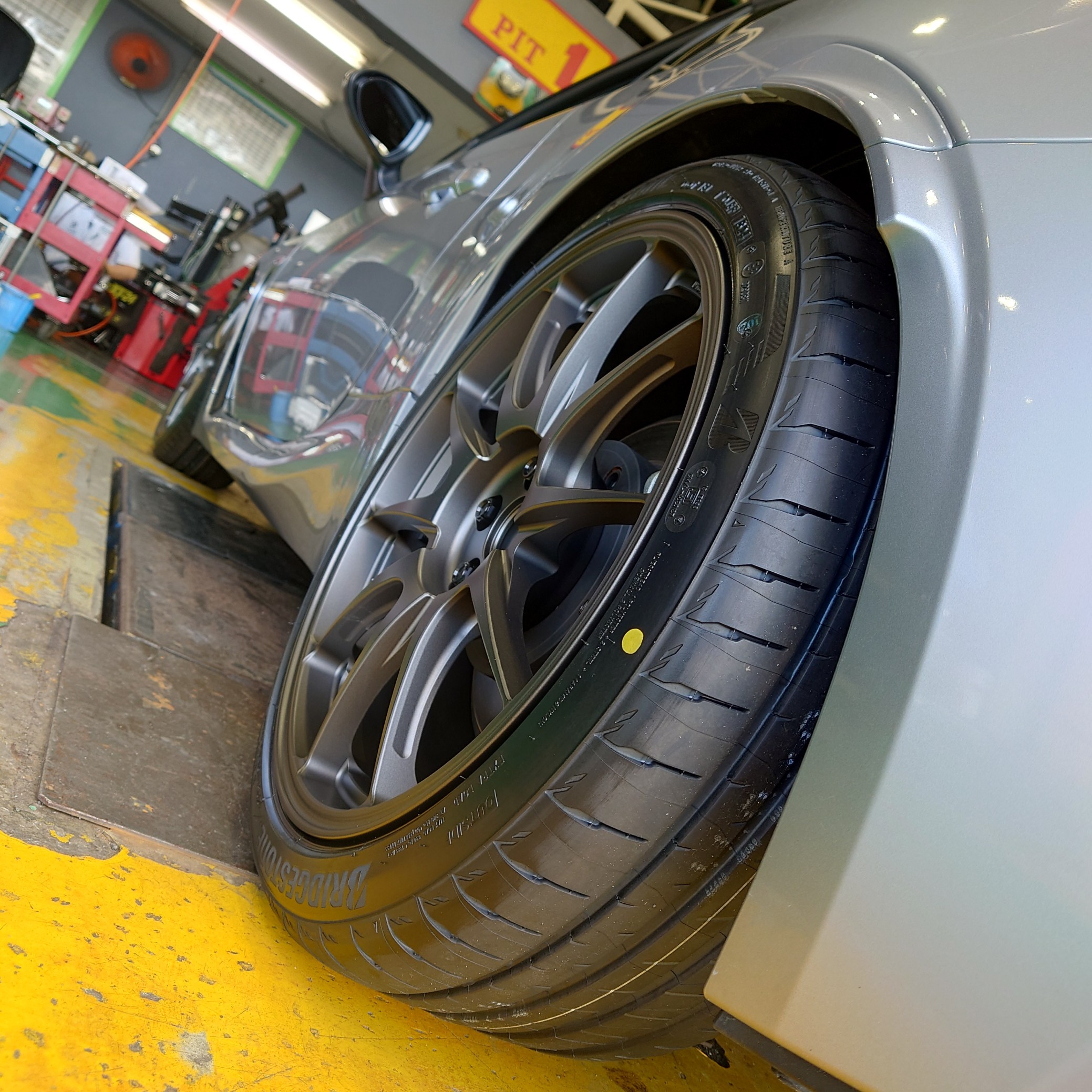 トヨタ GR86 タイヤホイールセット ＆ 車高調整キット取付