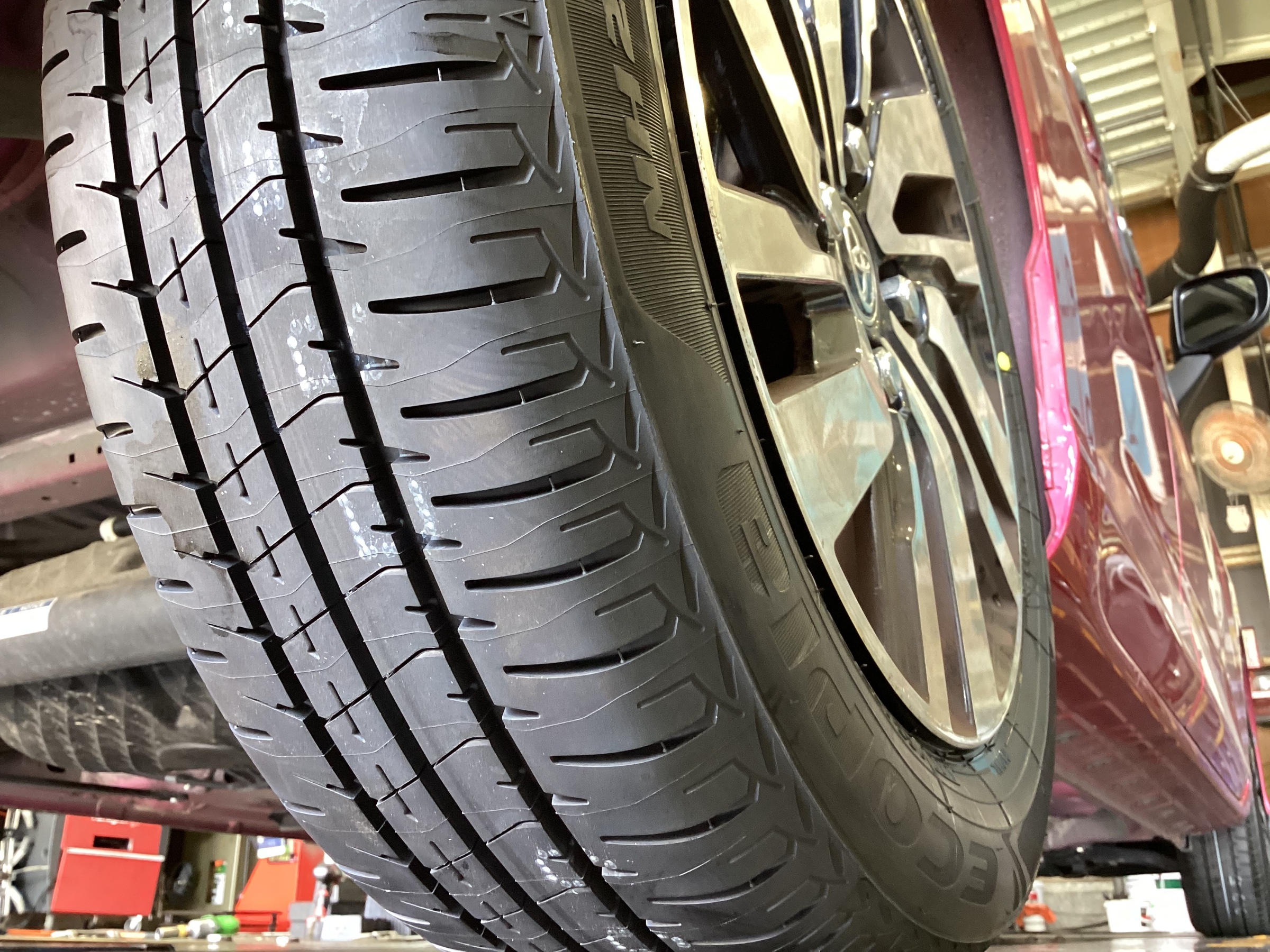 作業事例】「トヨタ・ルーミー」夏用タイヤ交換作業（ブリヂストン