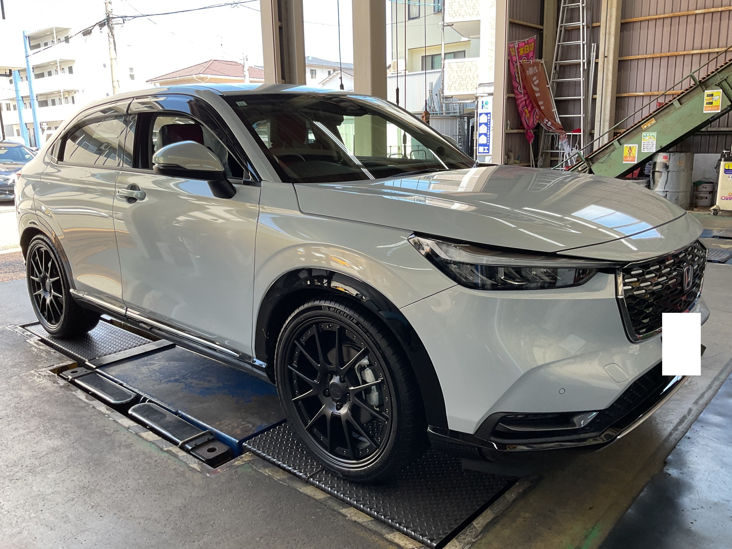 ホンダ ヴェゼル TWS 20インチ取付 (^▽^)/② | 店舗おススメ情報