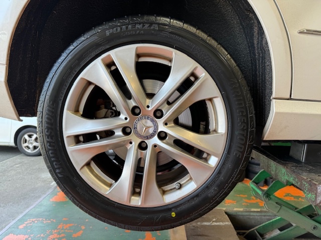 いつもご利用ありがとうございます】ベンツ Eクラス タイヤ交換