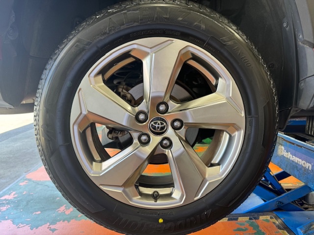 新規のお客様】トヨタ RAV4 タイヤ交換 アレンザLX100 225/60R18 新規のお客様】トヨタ RAV4 タイヤ交換 アレンザLX100 225/60R18