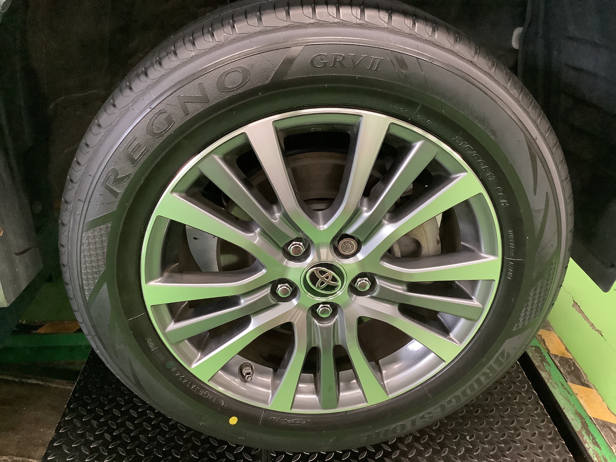 エスティマ純正レグノホイール