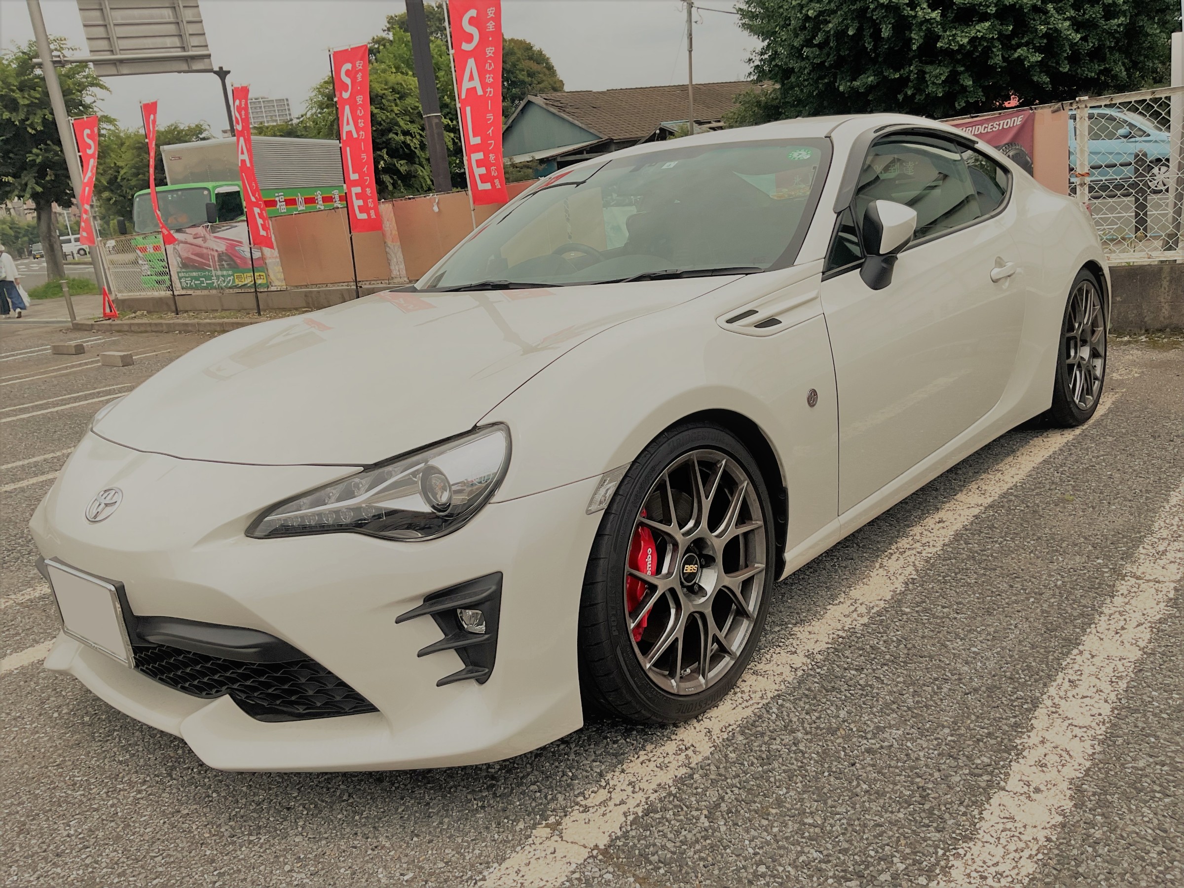 GR86 RZのフロントスポーツブレーキパッド(ハイμパッド)を