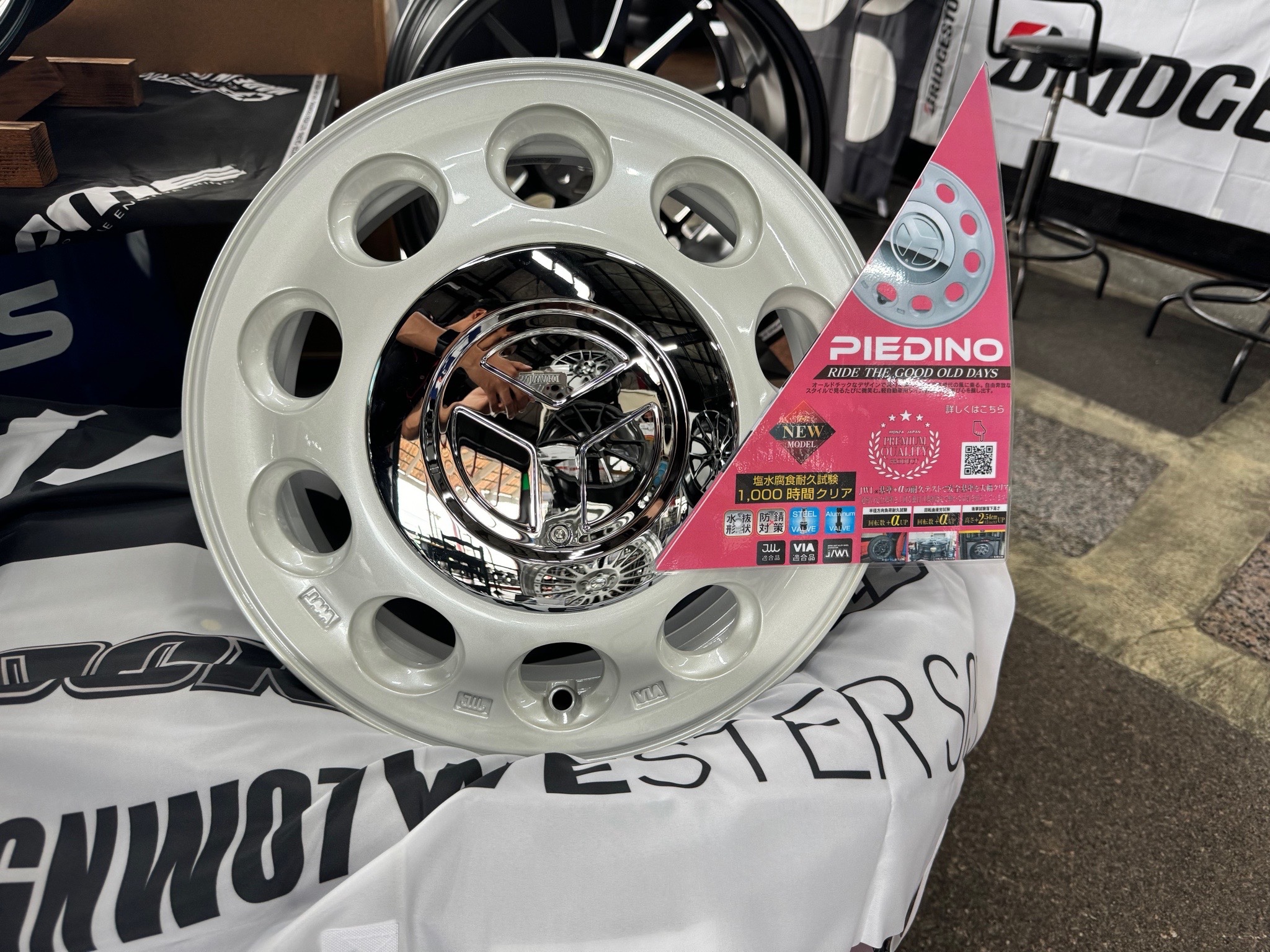 MONZA JAPAN PIEDINOシリーズ展示！軽自動車にもオシャレなアルミ