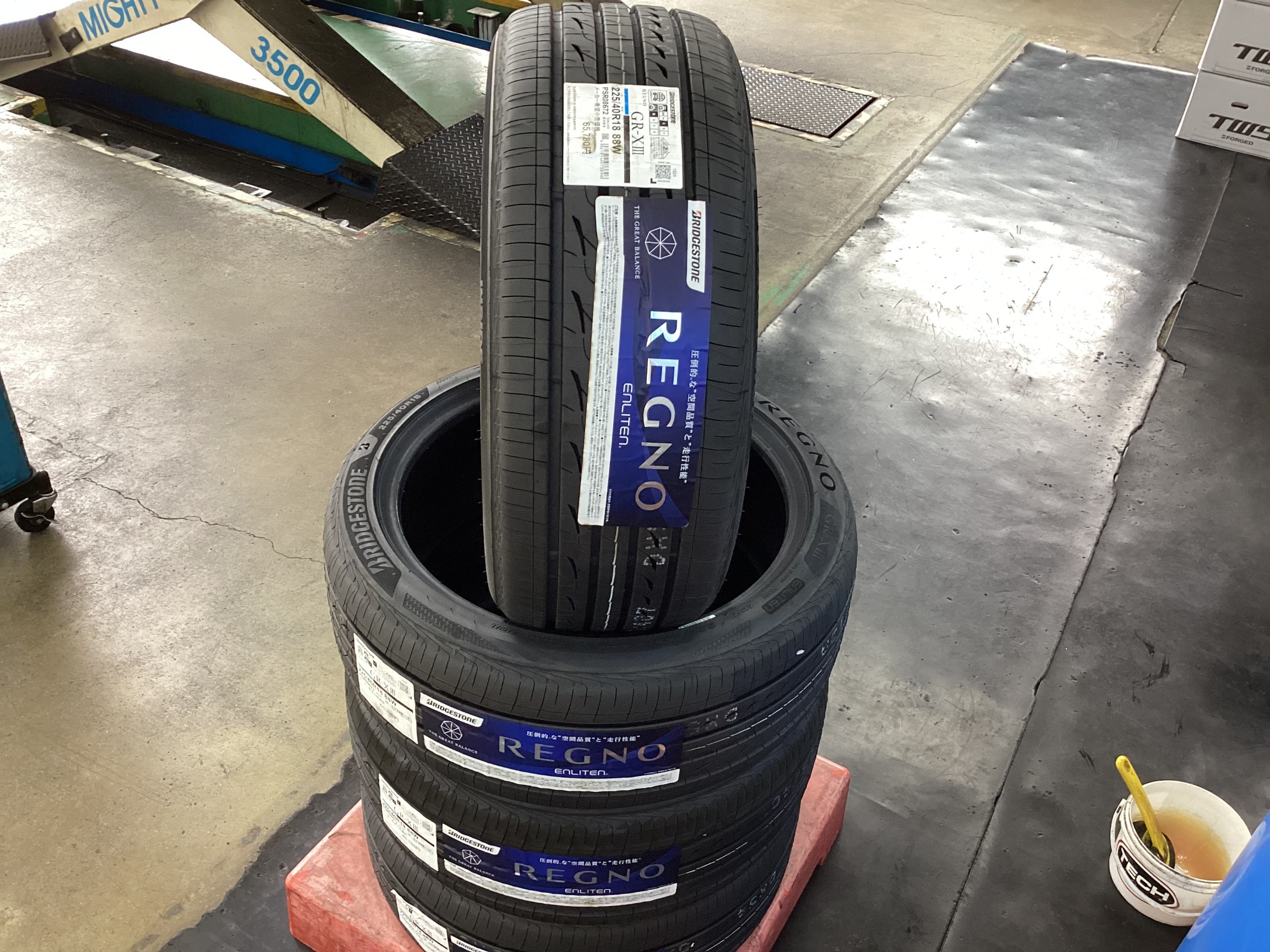 18インチアルミホイールセット 225/40R18 86 BRZ プリウス等