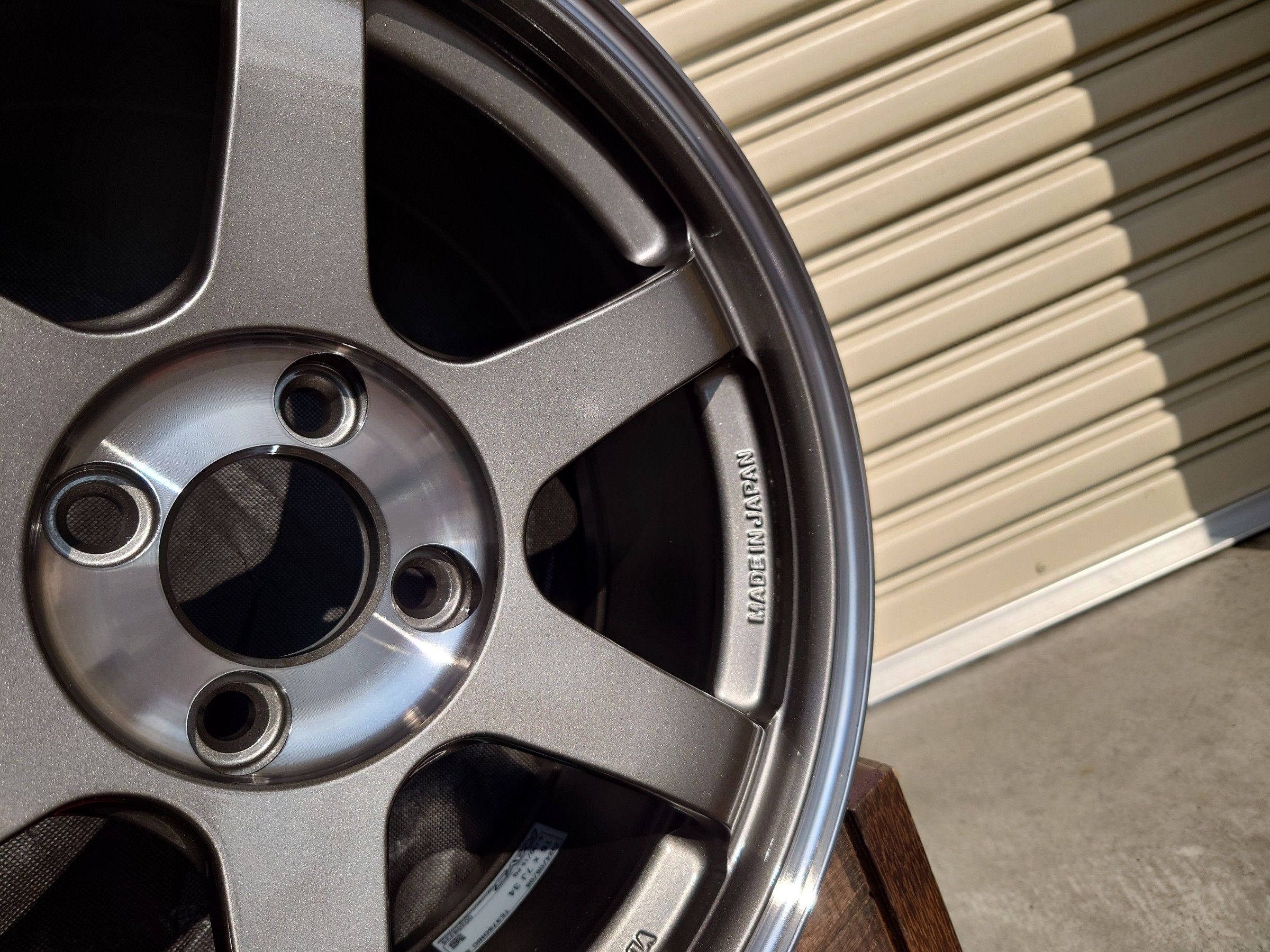 ☆当店に1台分在庫あります!!!アルミホイール《レイズ》ボルク