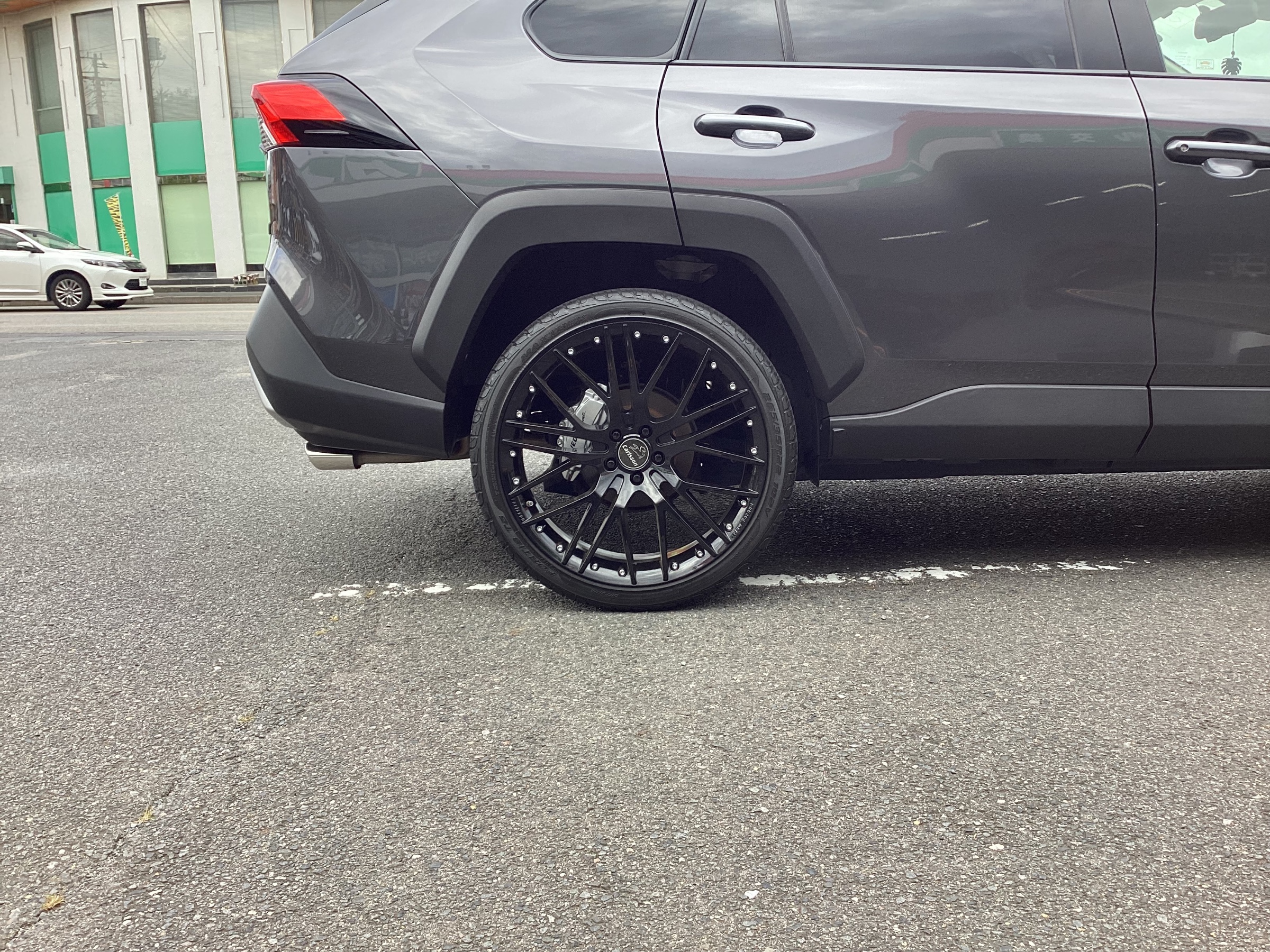 トヨタ・RAV4(MXAA54)〜車高調取り付け(TEIN FLEX Z)〜 | 店舗お
