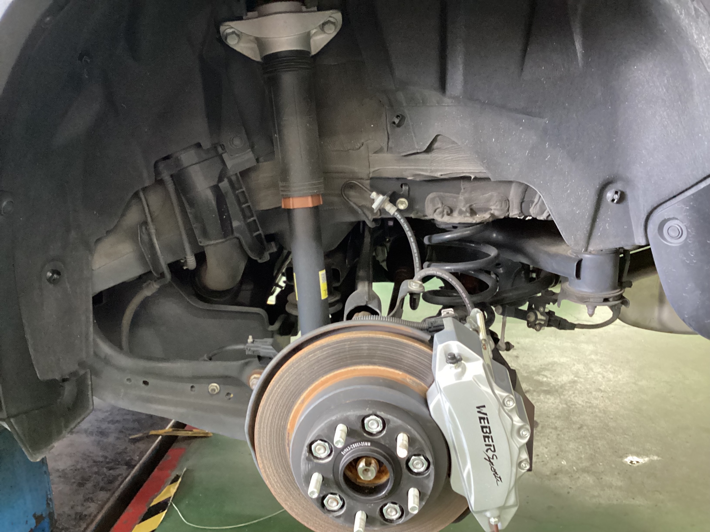 トヨタ・RAV4(MXAA54)〜車高調取り付け(TEIN FLEX Z)〜 | 店舗お