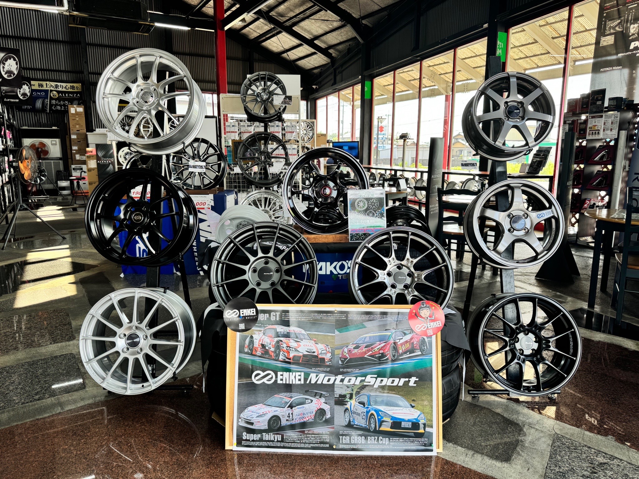 〘美品〙ホンダ純正タイヤホイールセット 2024年製 1️⃣Aki 2024（ホンダ／アルミホイール）（純正/社外：純正品）｜タイヤ