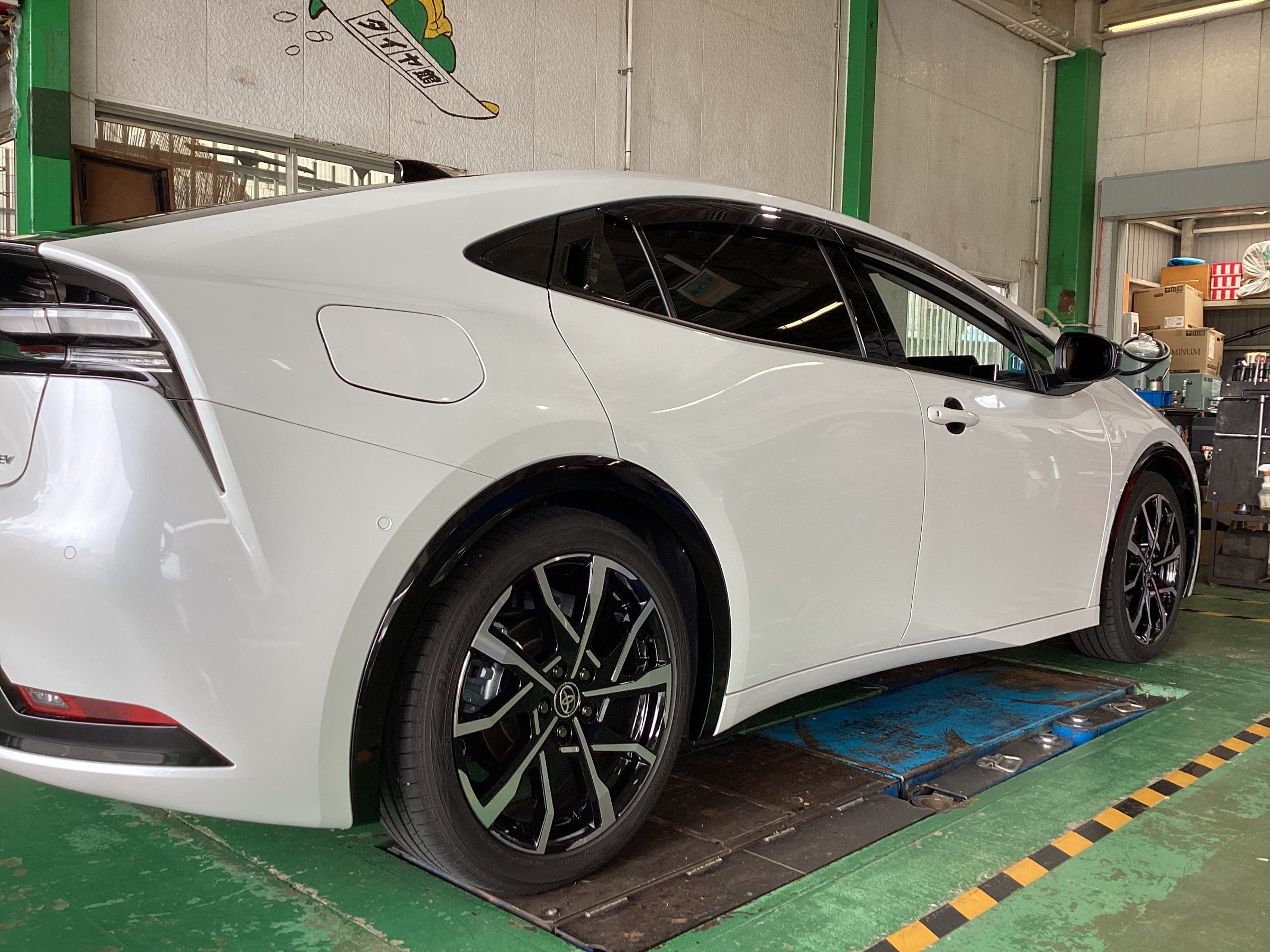 60プリウスPHEV車高調取付／TEIN RX1 | 店舗おススメ情報 | タイヤ