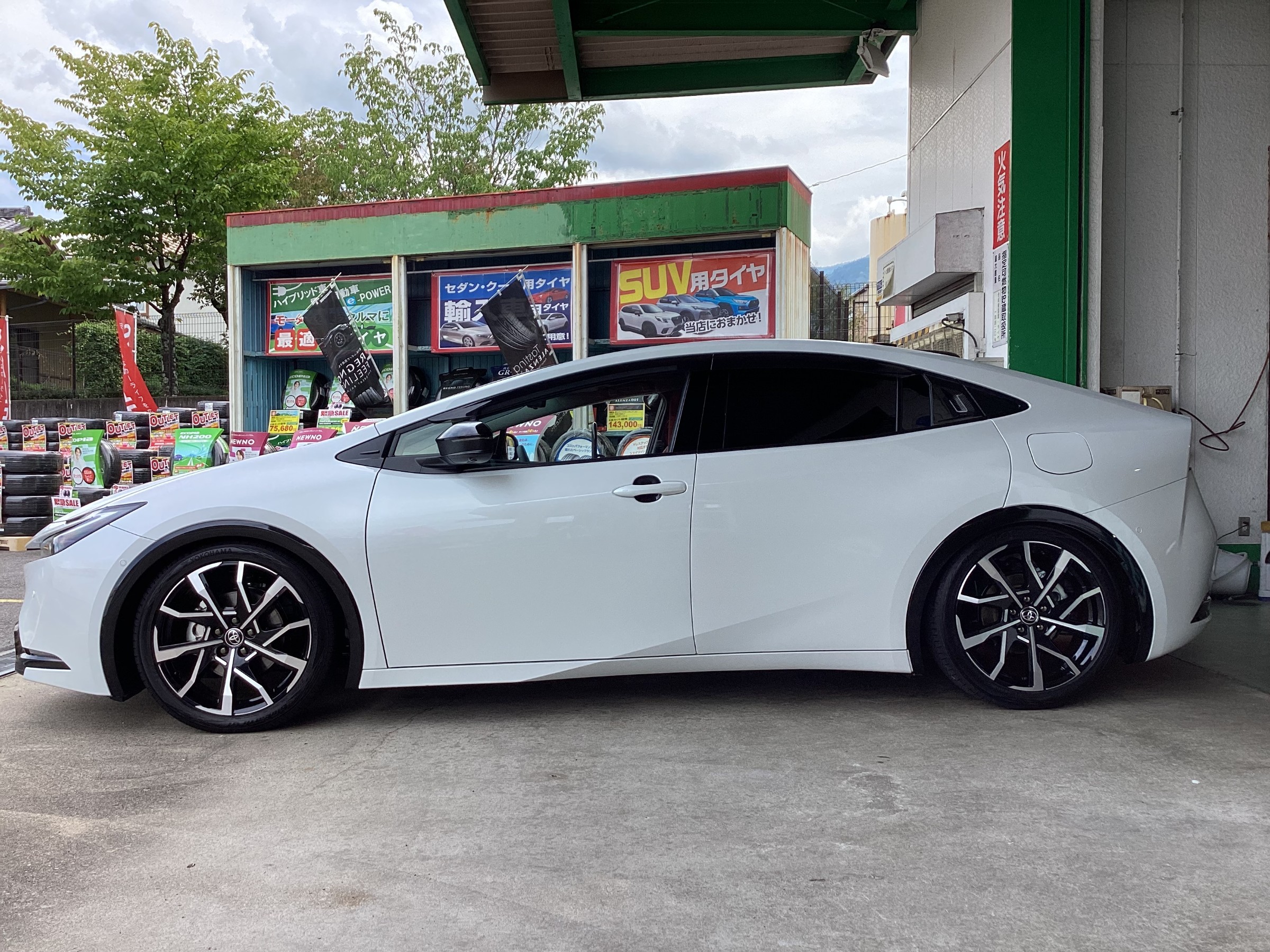 60プリウスPHEV車高調取付／TEIN RX1 | 店舗おススメ情報 | タイヤ