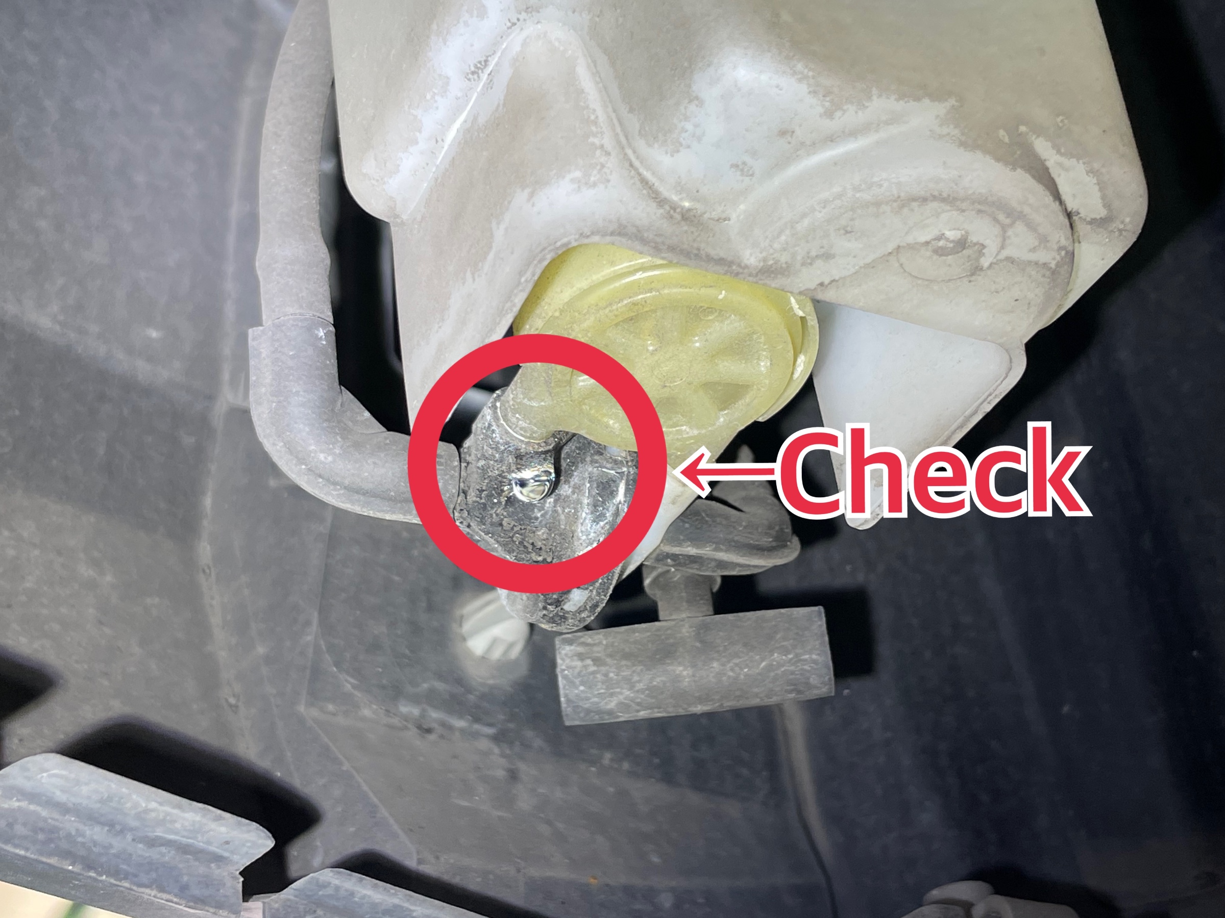 タイヤ館加古川 マツダ CX-3 DK5FW　ウォッシャーポンプ（モーター）交換