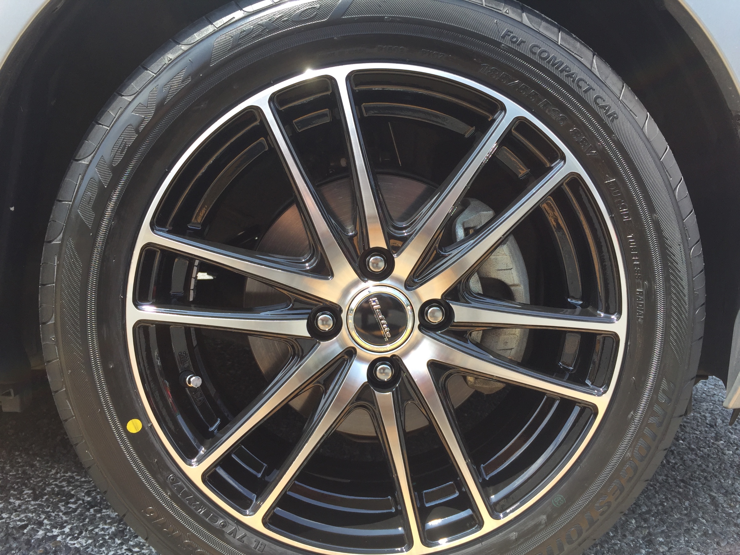 Fit3 １６インチ インチアップ ホンダ フィット ホイール タイヤ ホイール関連 タイヤ ホイール交換 スタッフ日記 タイヤ館 府中 東京都のタイヤ カー用品ショップ タイヤからはじまる トータルカーメンテナンス タイヤ館グループ