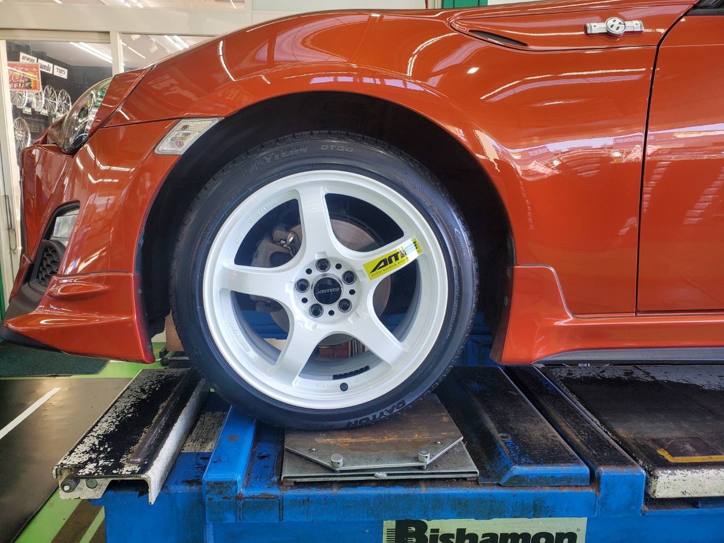 新サイズ出ました‼︎ AME TRACER GT-V 17inchを86に装着☆ | 店舗お