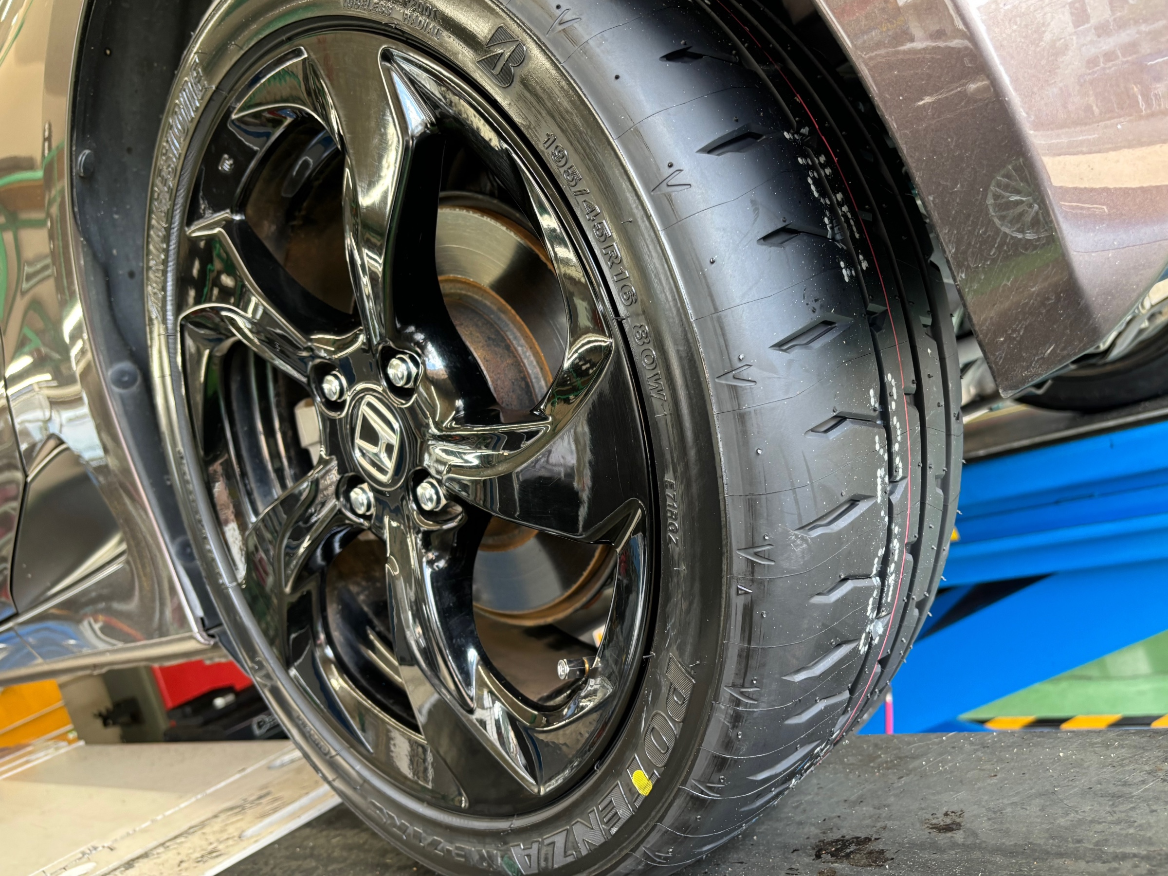 S660 タイヤ交換 DIREZZA ZⅢ フロント 165/55R15 リア 195