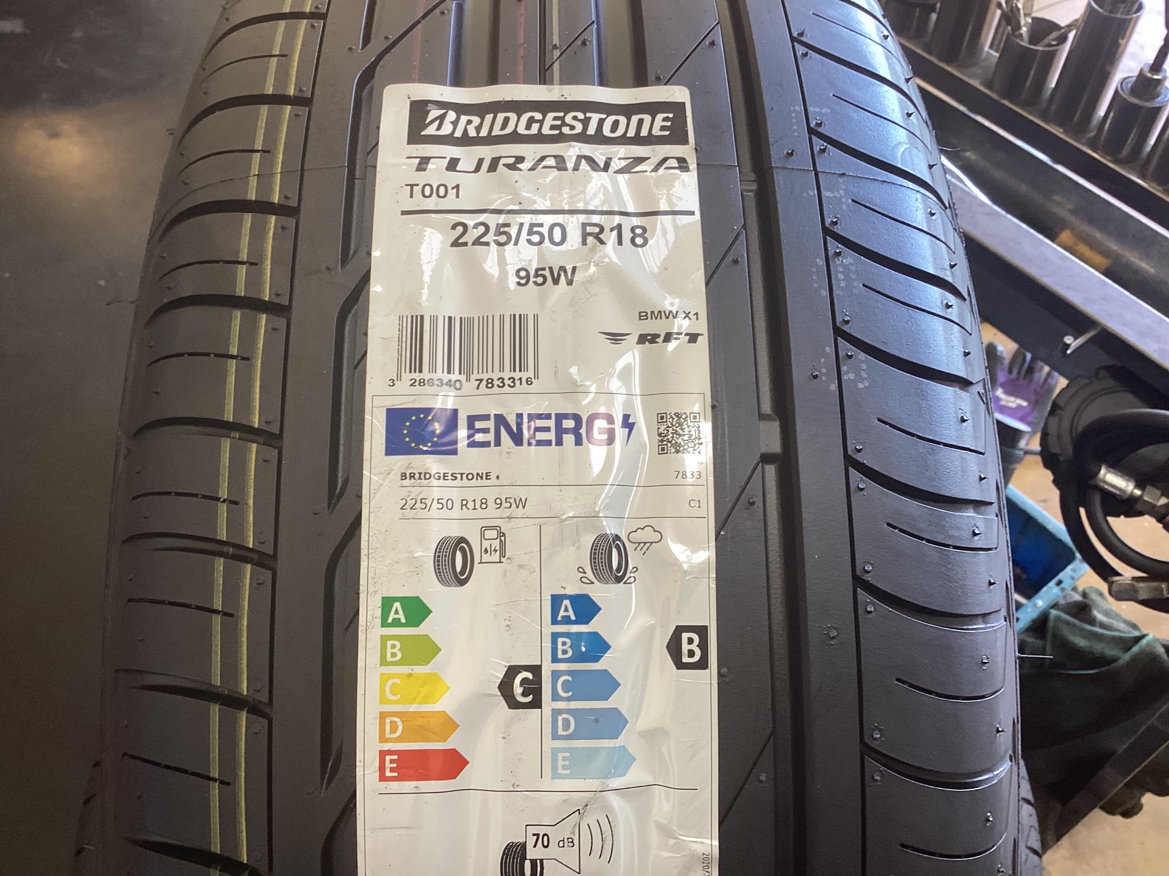 BMW X1 トランザ T001 RFT 225/50R18 装着しました。 | 店舗お