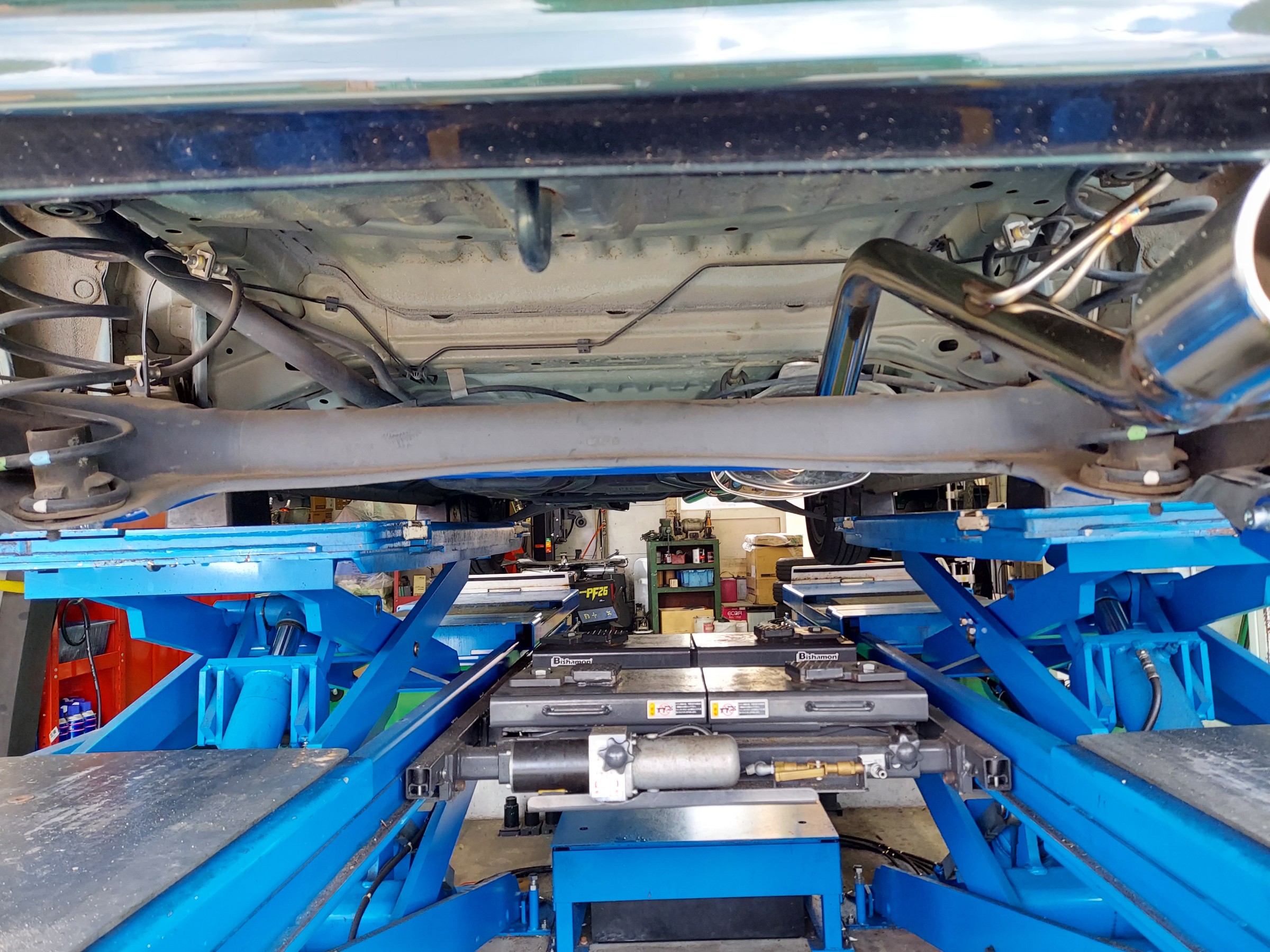 N-BOX JF-1 リヤスタビライザー取り付け | 店舗おススメ情報 | タイヤ