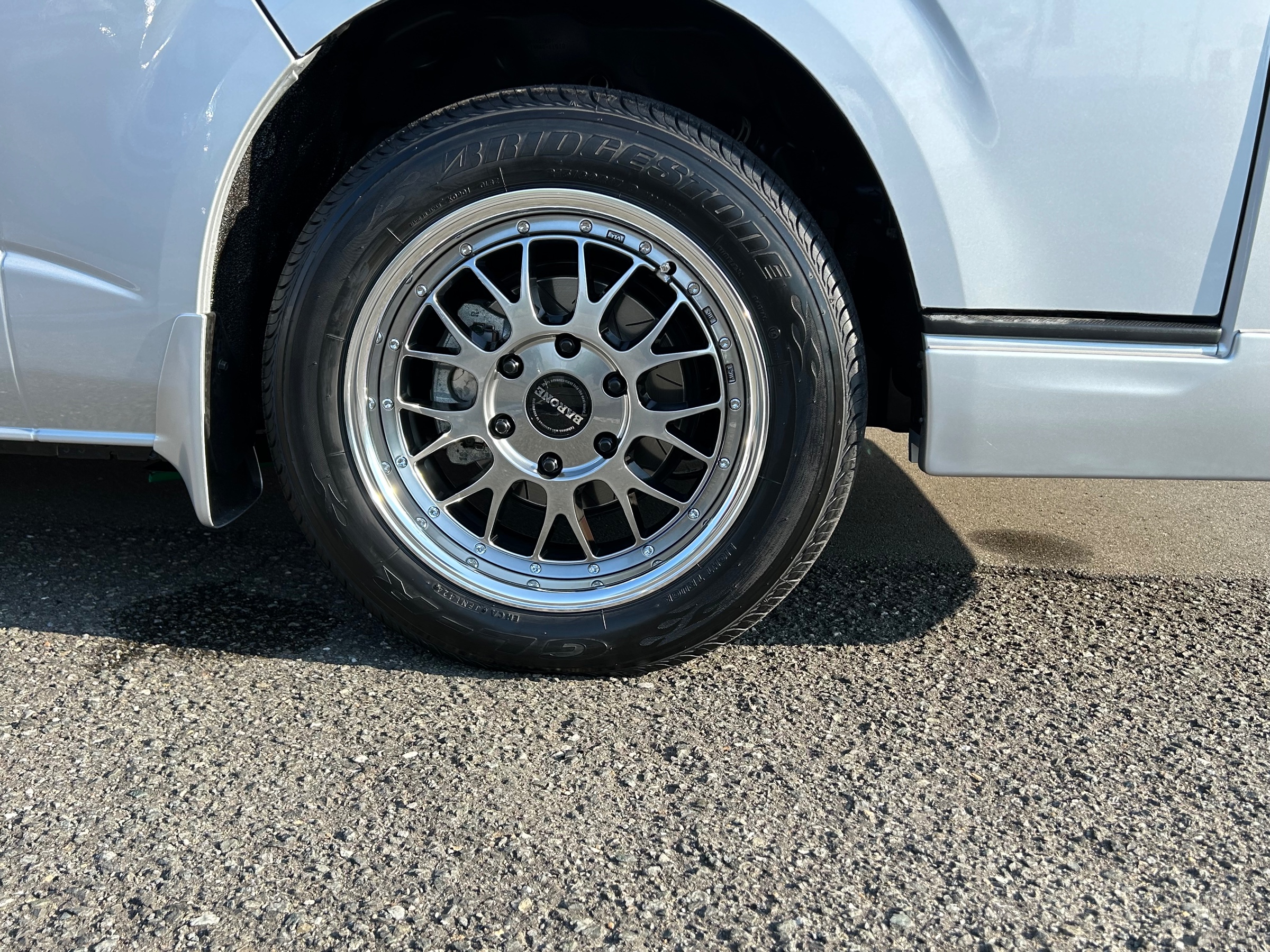 15インチ　6穴ホイール　ハイラックス　ハイエース　BRIDGESTONEアルミ 15インチ6穴ホイールハイラックスハイエースBRIDGESTONEアルミ