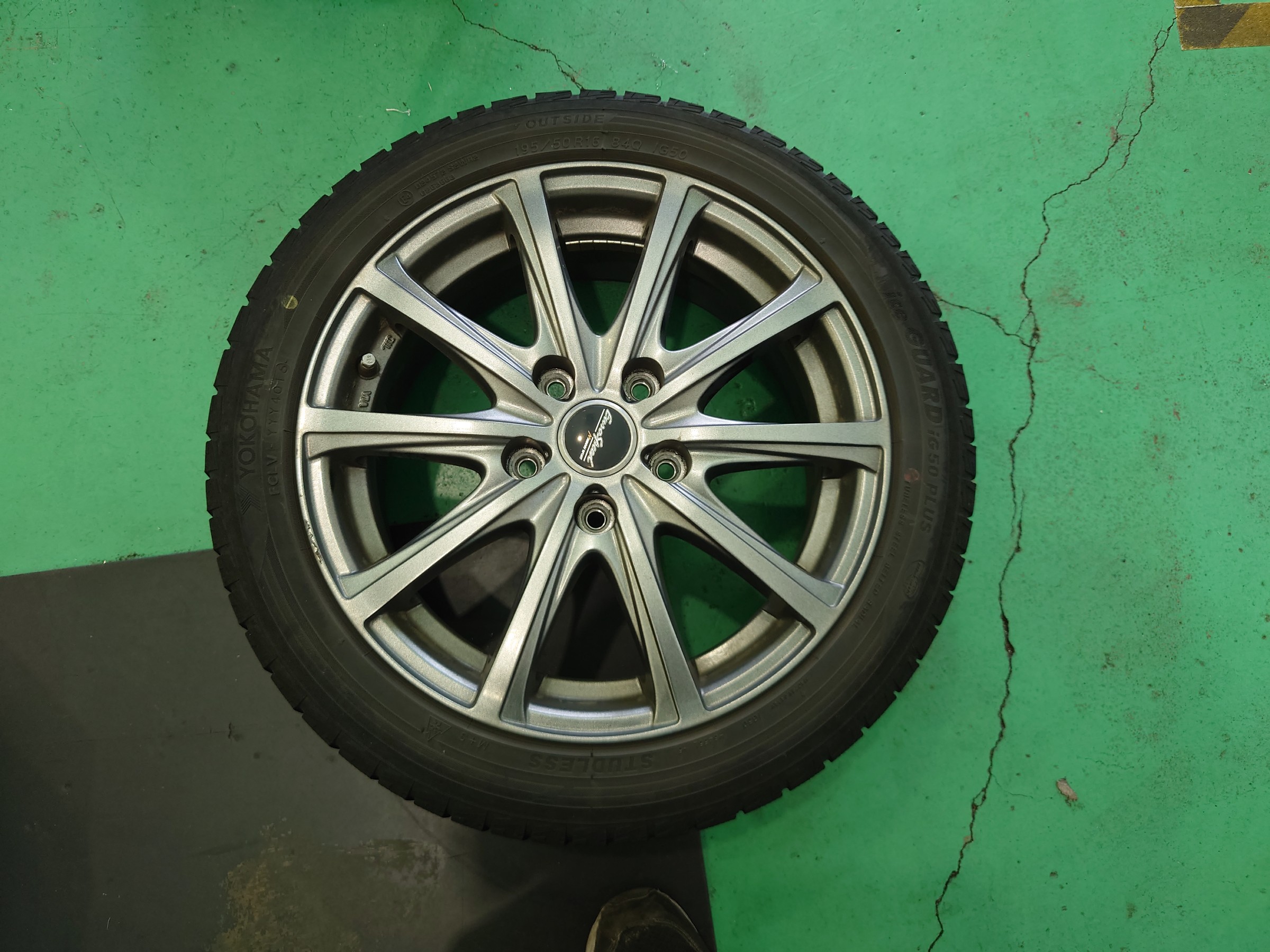 ZC33Sスイフトスポーツ タイヤホイールセット MIDホイールズ(マルカ