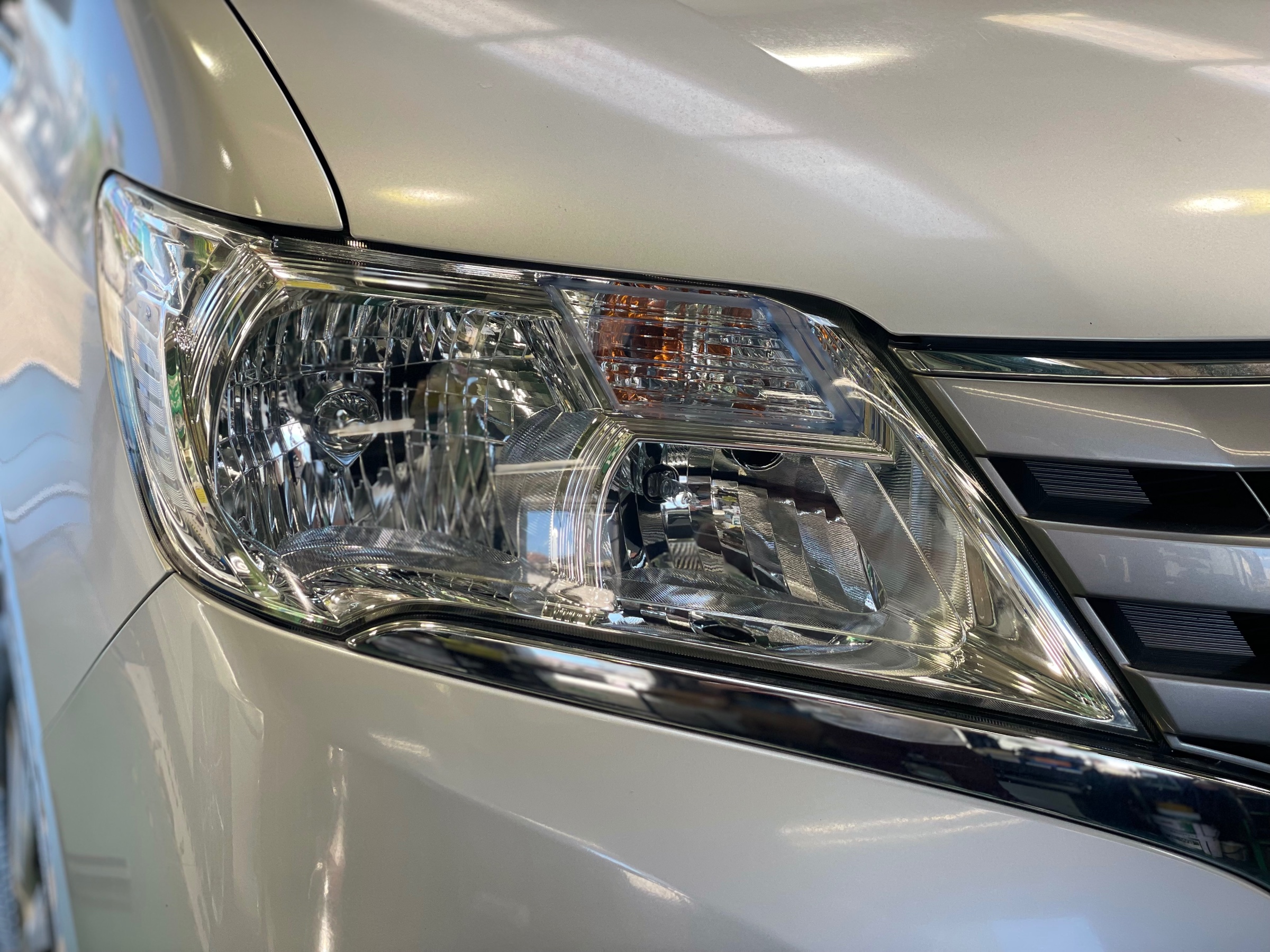 タイヤ館加古川 日産 セレナ HC26　ヘッドライトコーティング 施工後