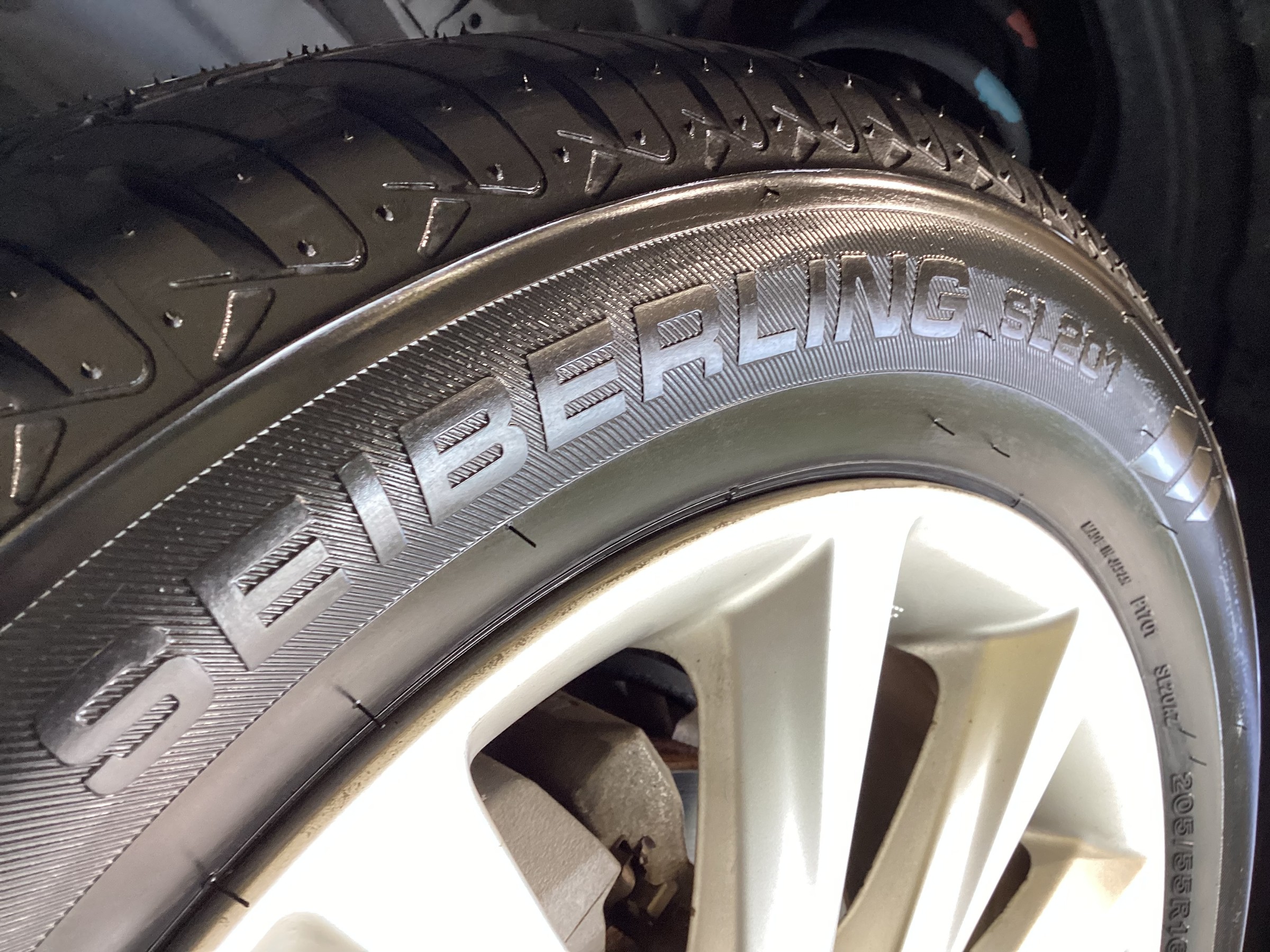 コスパに優れたお買い得タイヤ　セイバーリングSL201！レクサス　CT２００ｈ　タイヤ交換タイヤ館五日市
