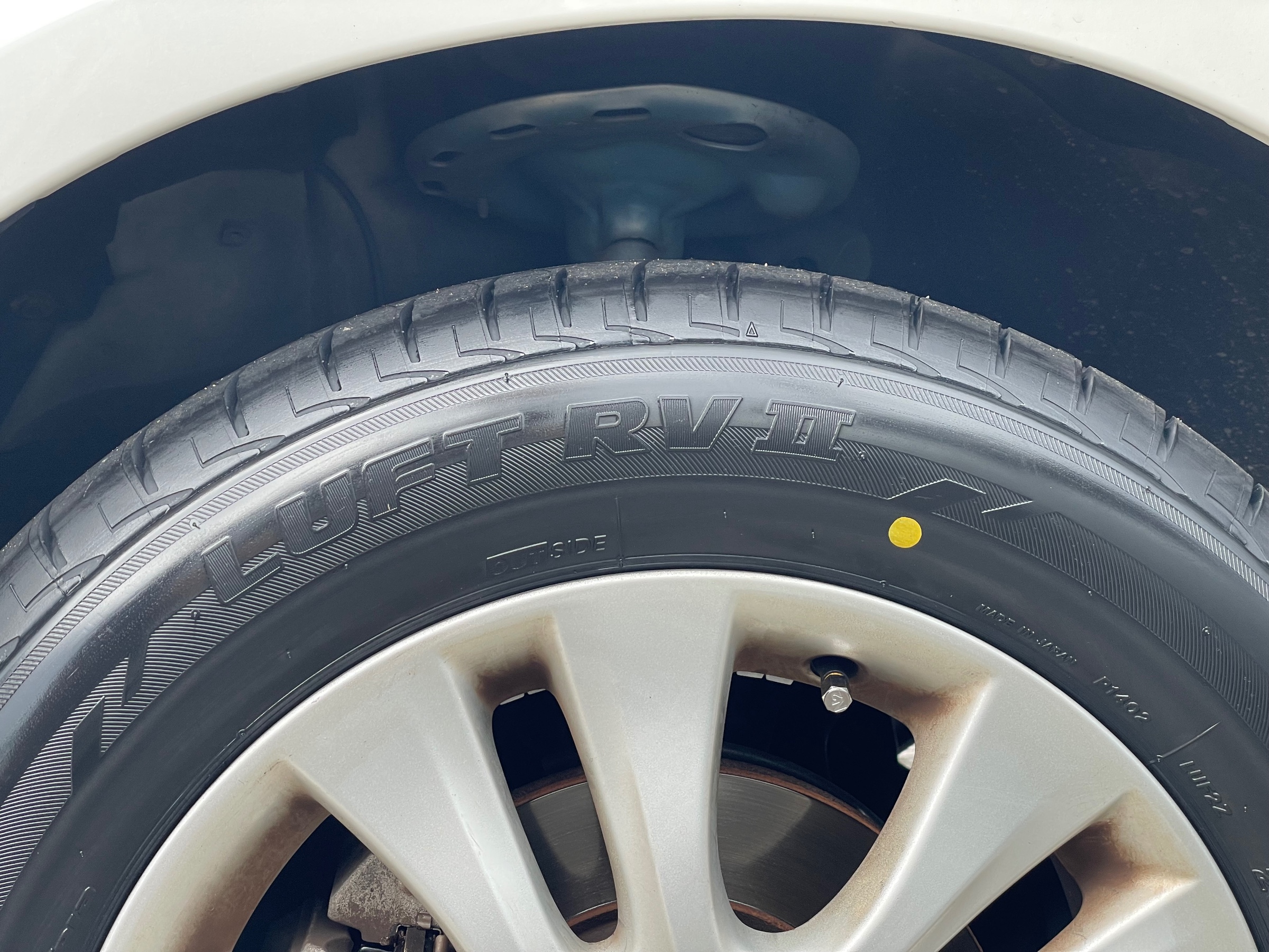 タイヤ館加古川 トヨタ ノア ZRR70W　タイヤ交換