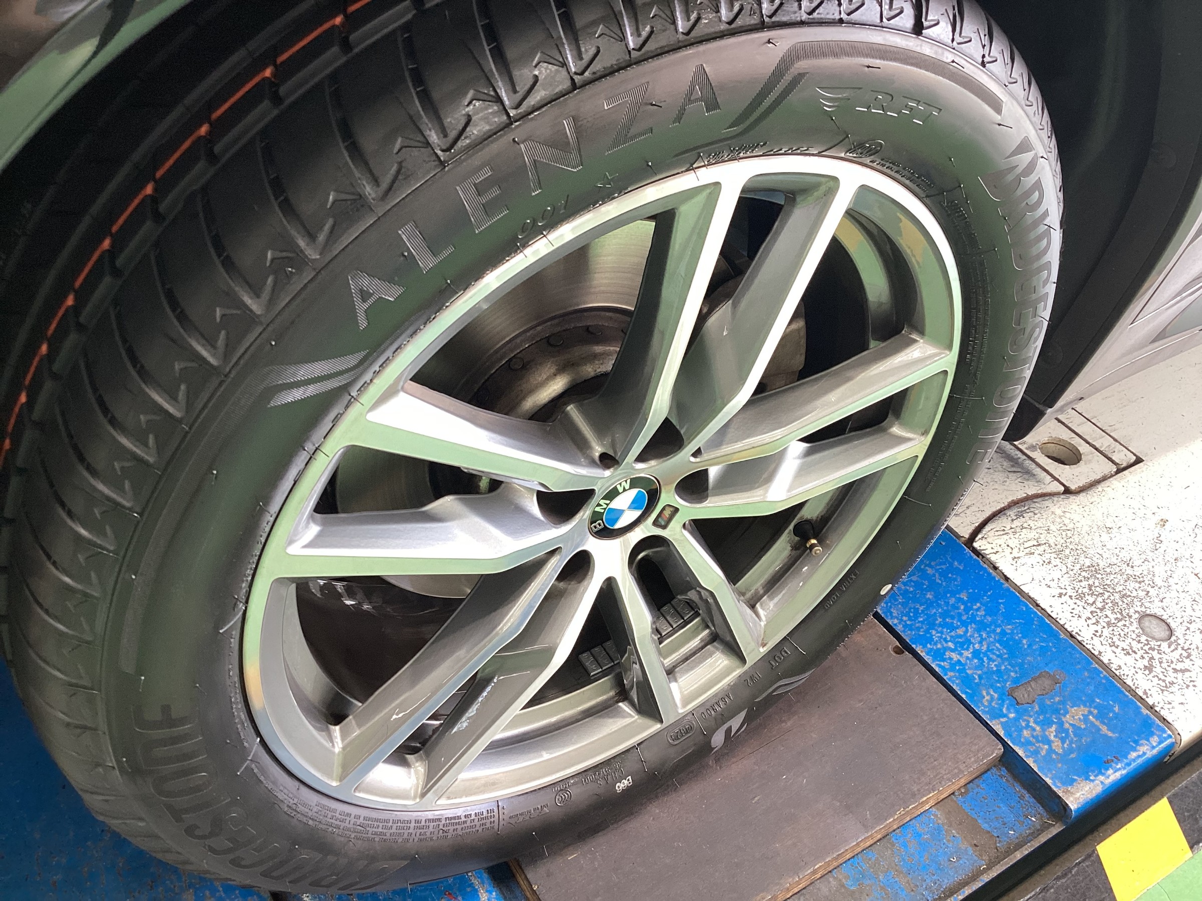 今日もBMWのタイヤ交換です！純正装着タイヤ・ランフラット