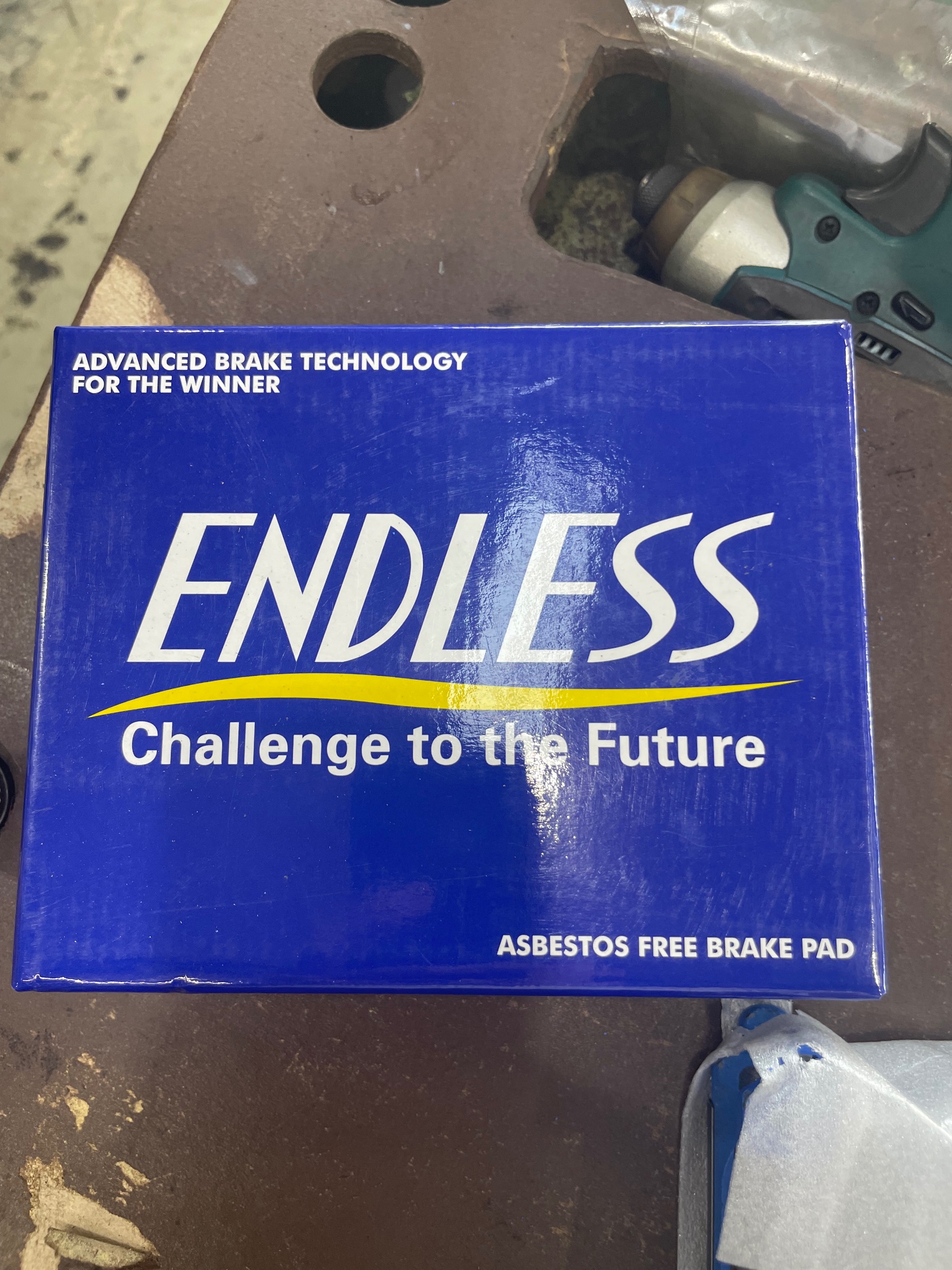 今回交換するブレーキパッドです。