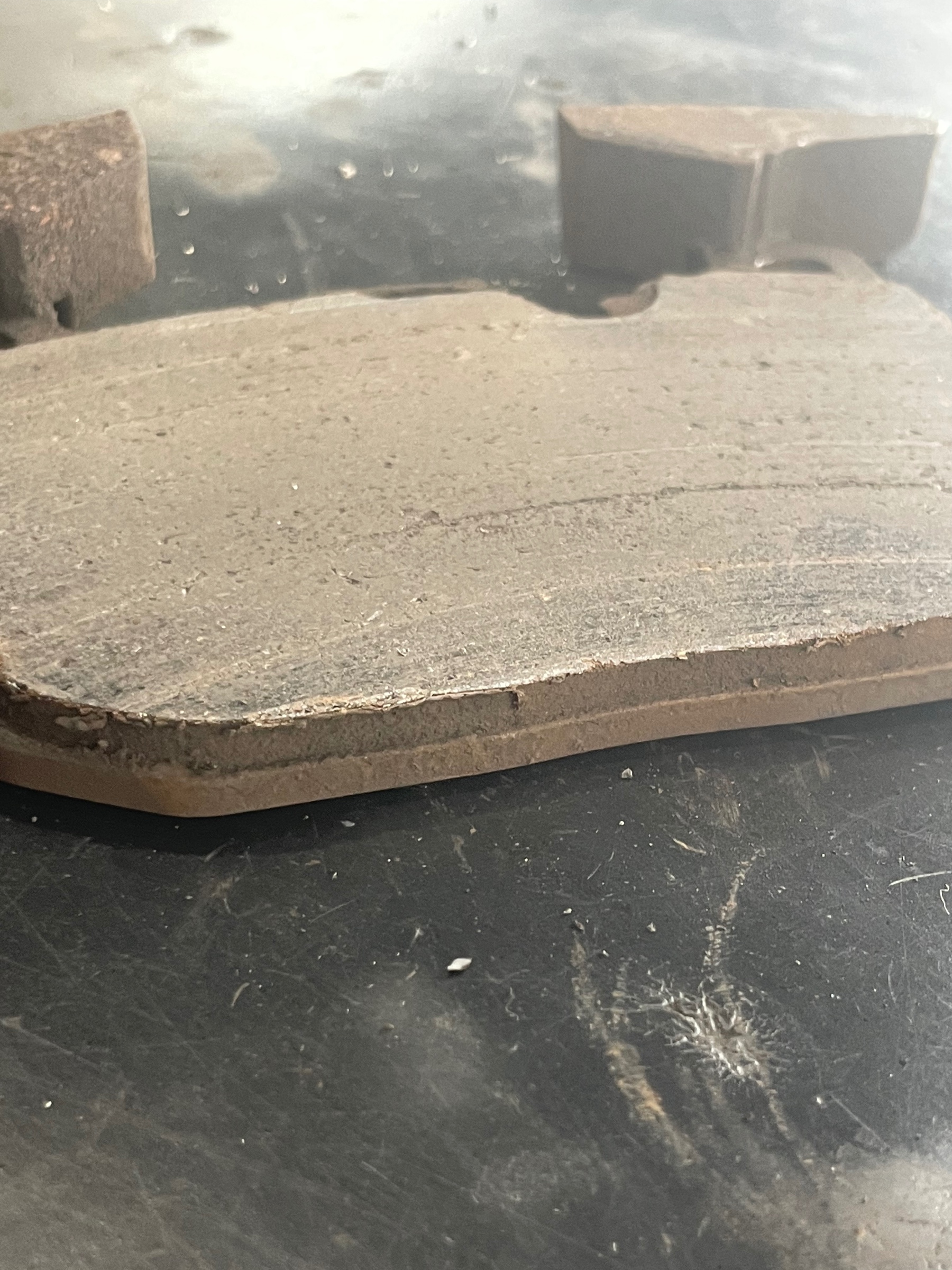 こちらが外したブレーキパッドです。