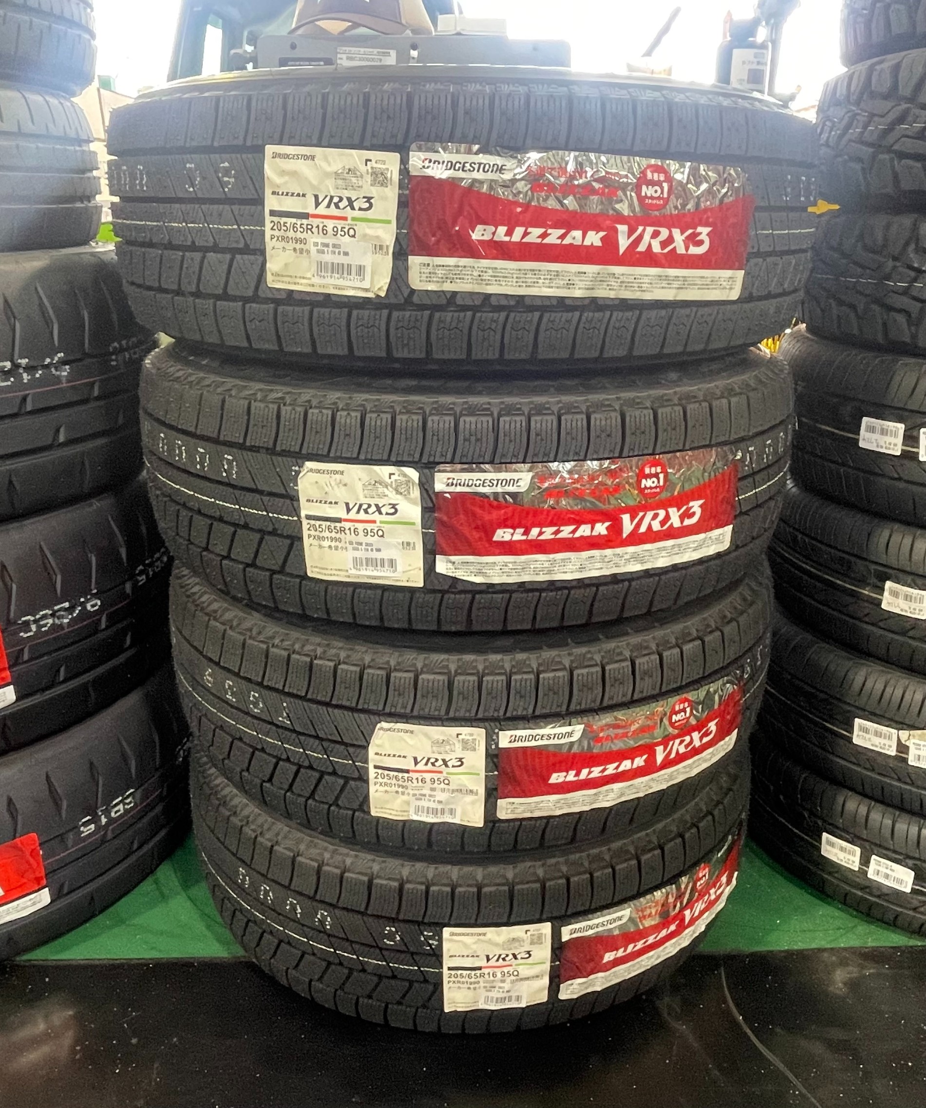 セレナ スタッドレス ホイールセット | 店舗おススメ情報 | タイヤ館