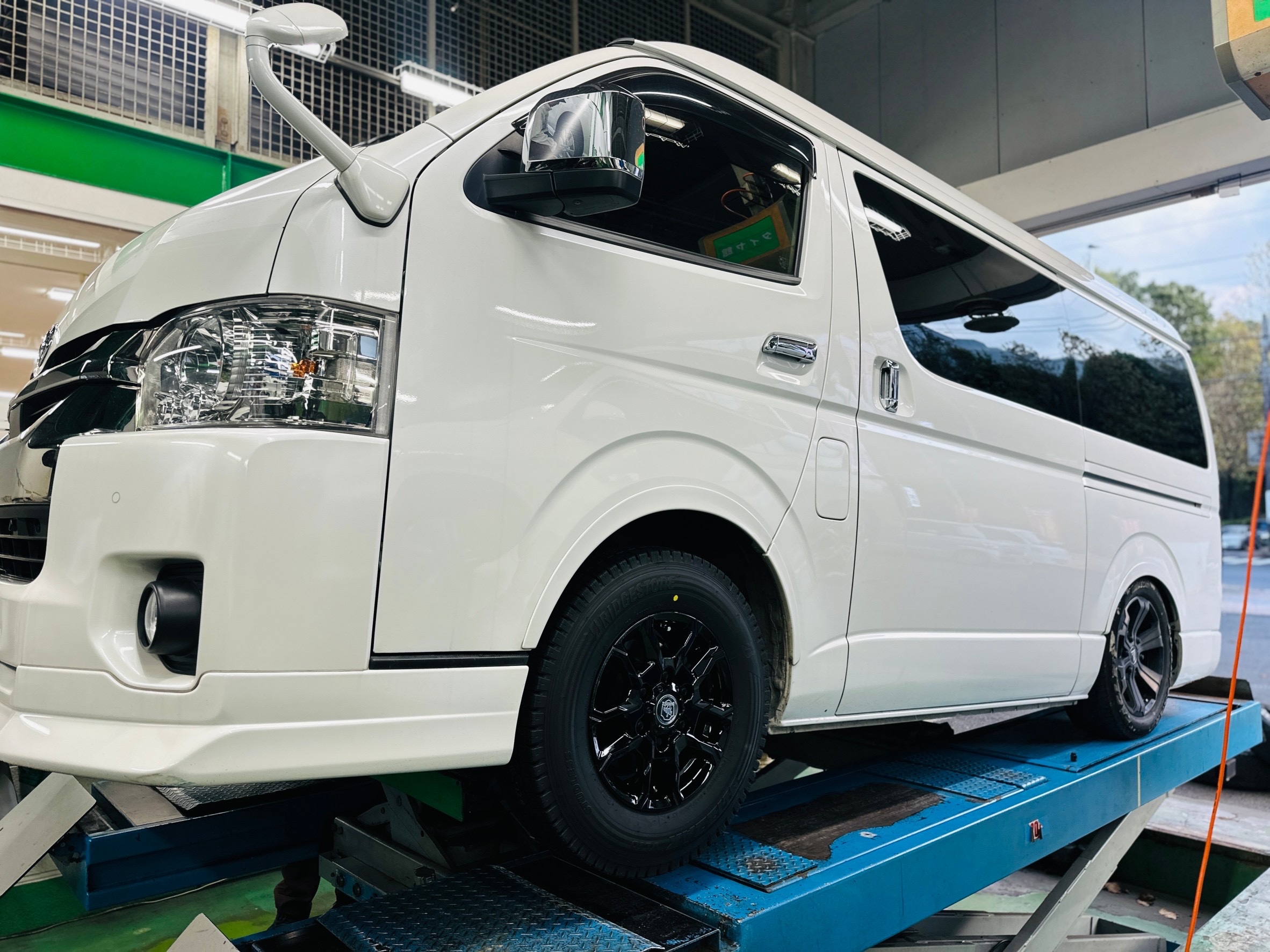 もう冬支度をはじめてくださいね！！ブリザックVL10 ハイエース | 店舗 