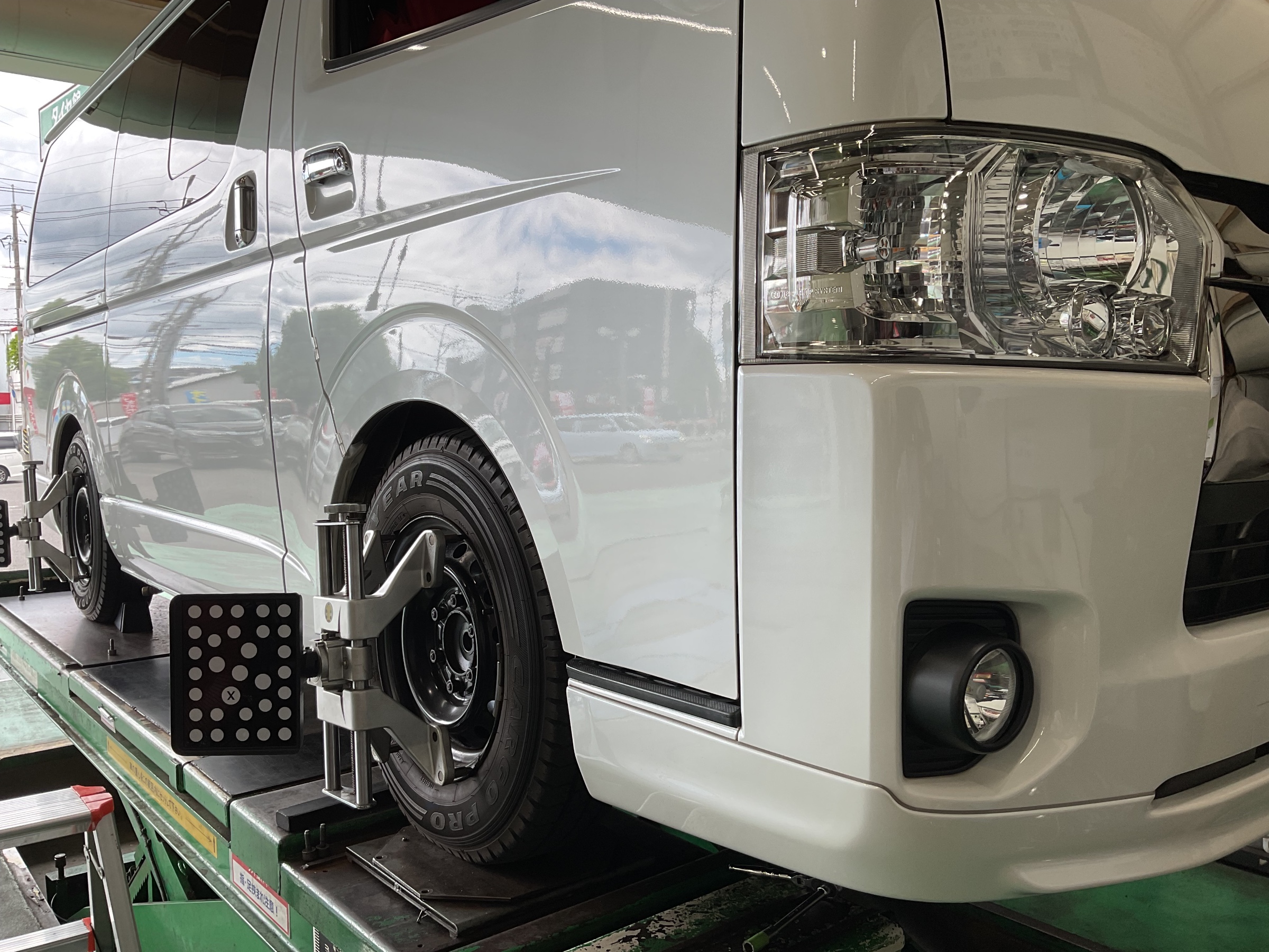 ハイエースのアライメント