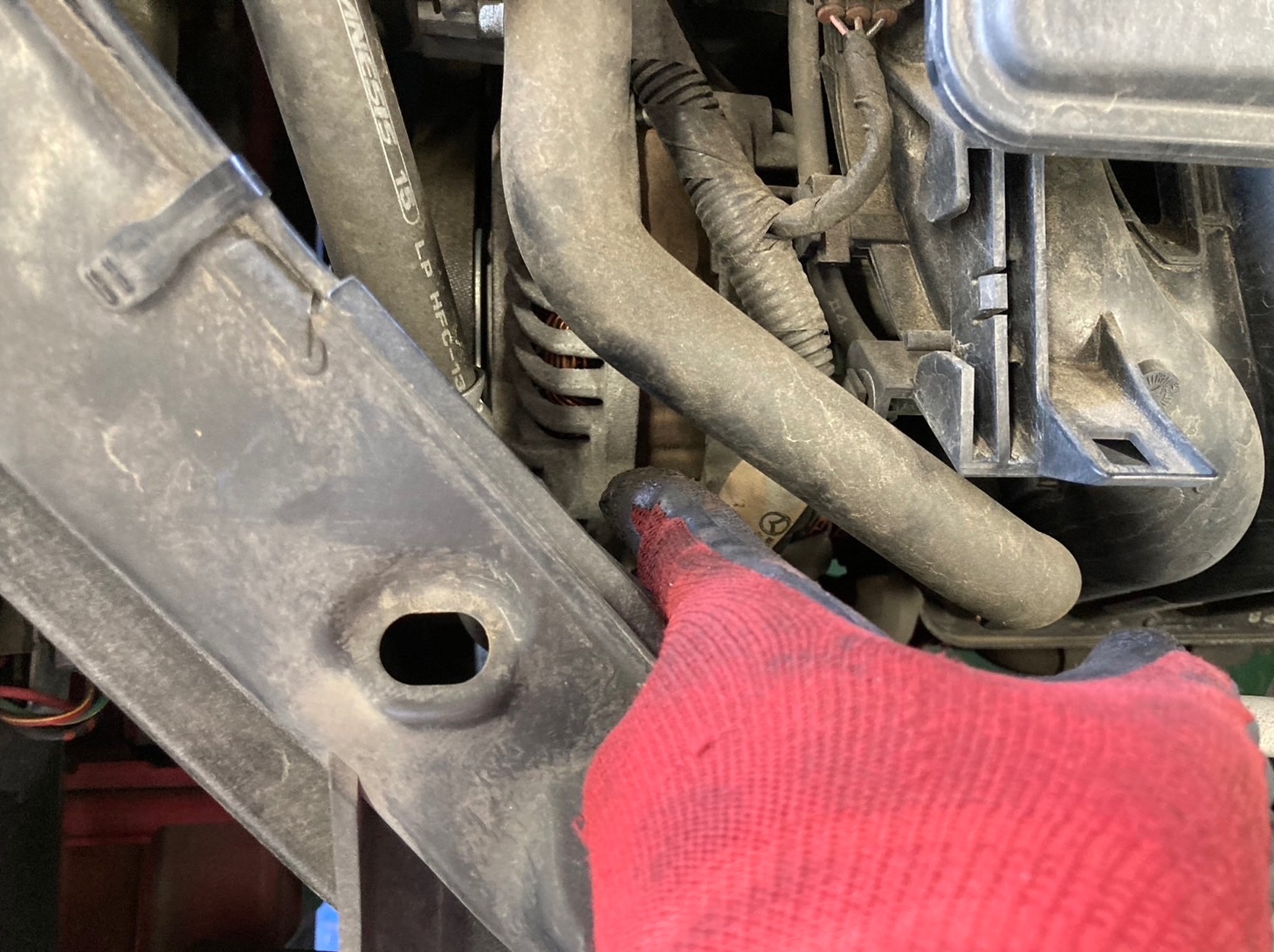 MAZDA・ベリーサ・DBA-DC5W】オルタネーター交換 | 店舗おススメ