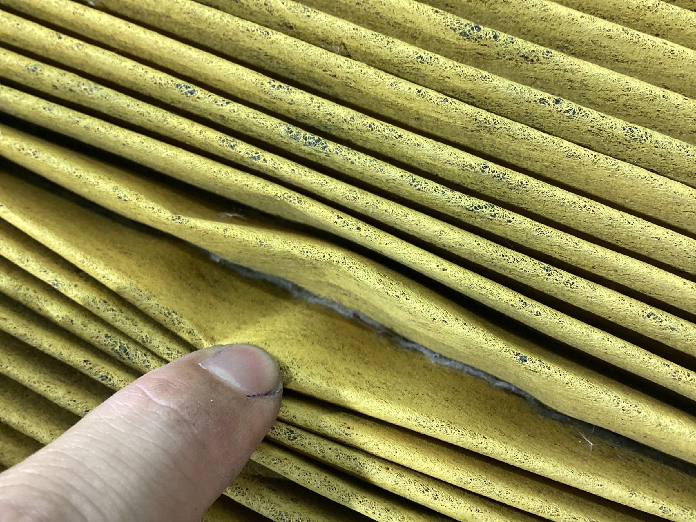 ハイエース　エアコンフィルター交換