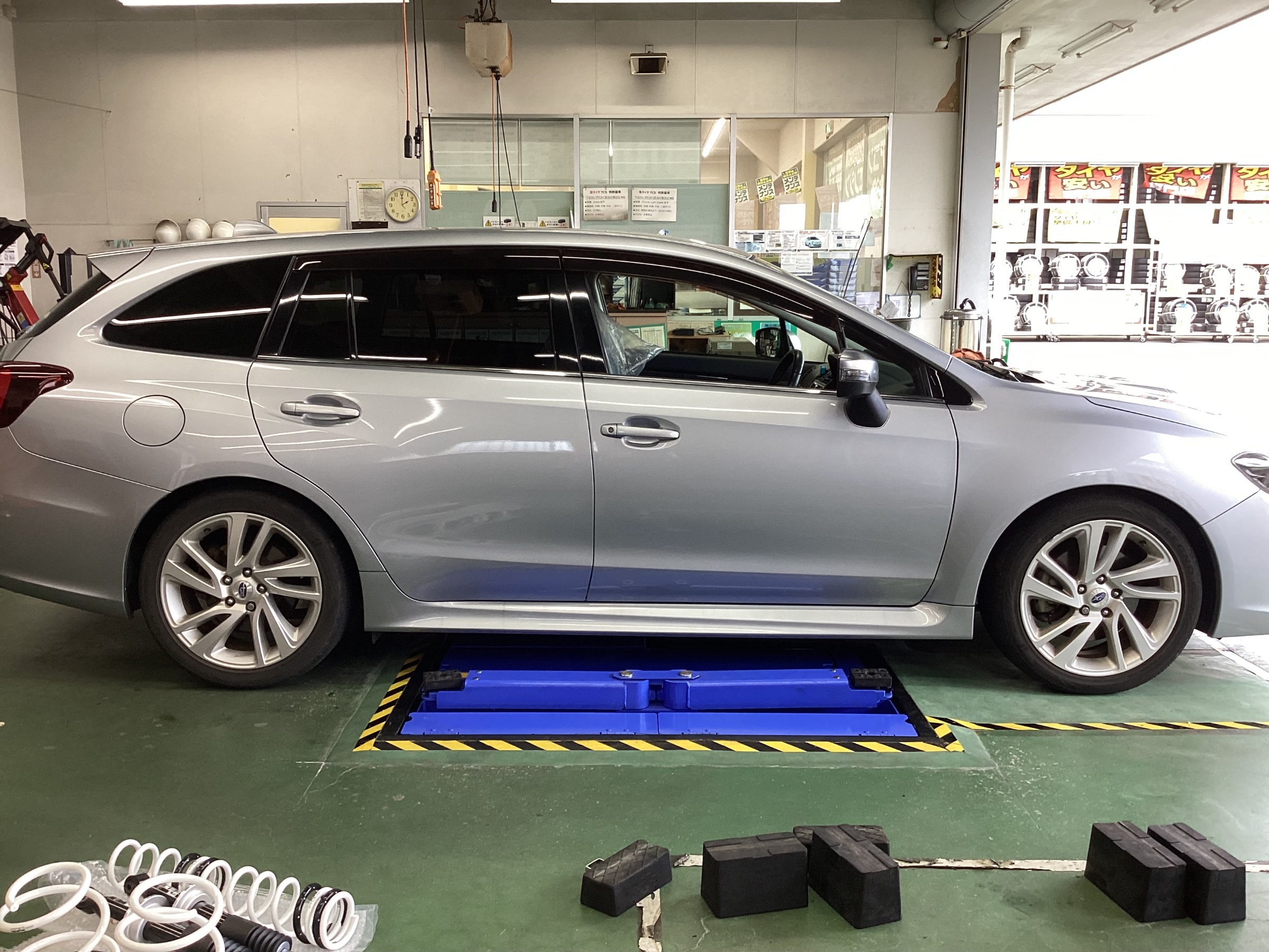 スバル・レヴォーグ 車高調取り付け(HKS HIPERMAX G) | 店舗お