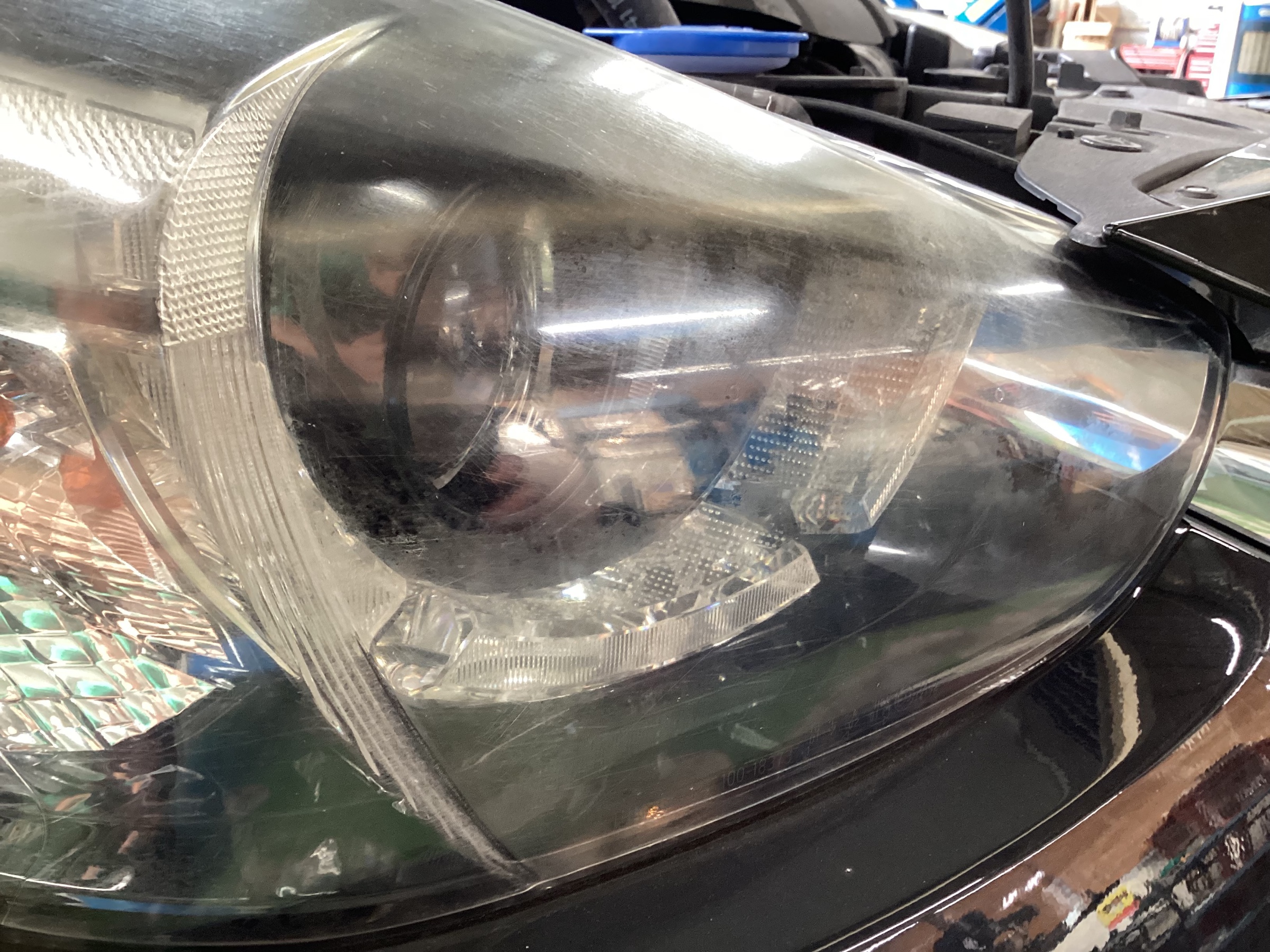 ヘッドライト右