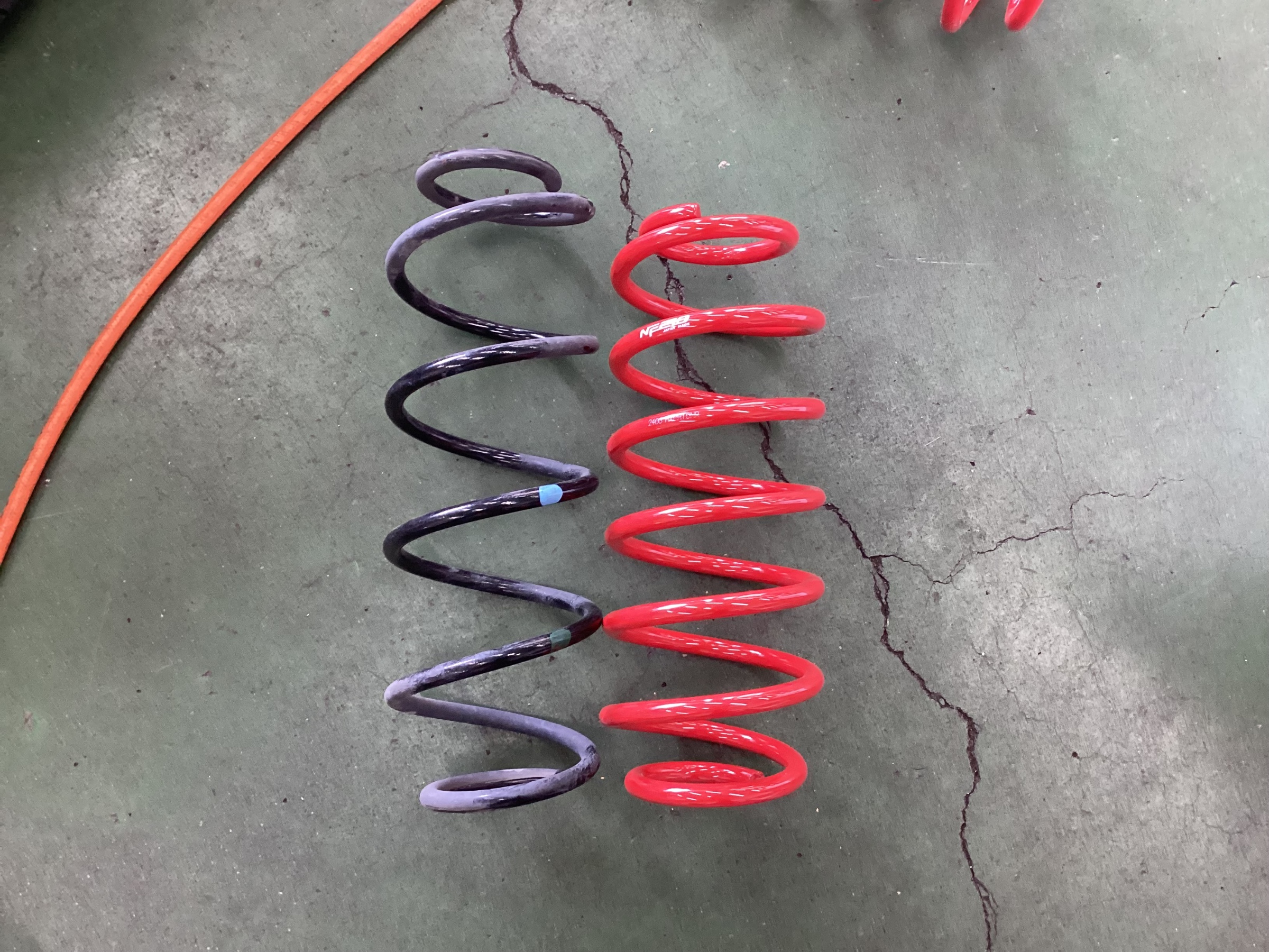 トヨタ・ヤリス(MXPA10)〜ダウンサス取り付け(tanabe サステックNF210