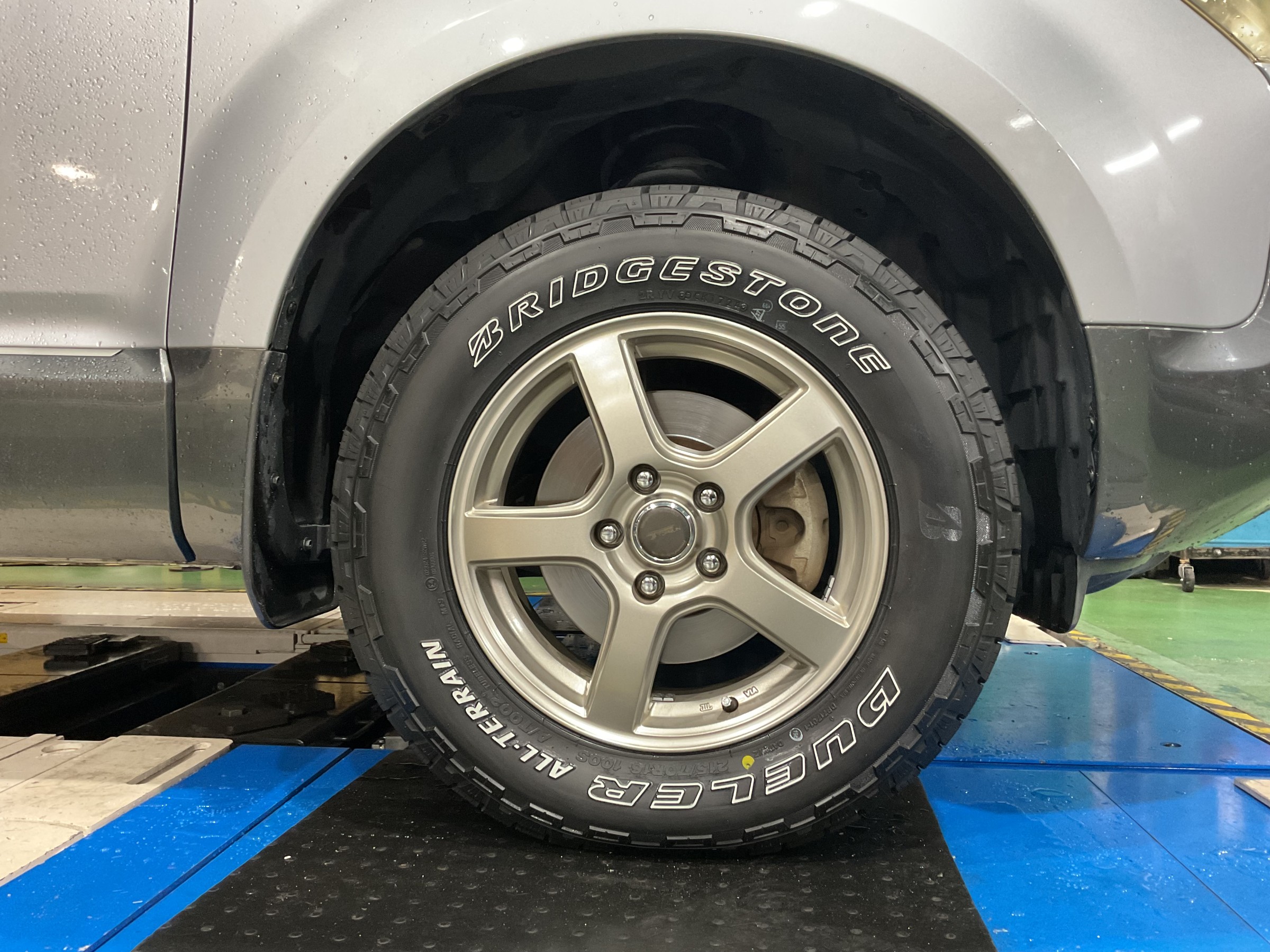 デリカD5 BFGoodrich T/A KO2 215/70R16＋MLJ XTREME-J 16インチ