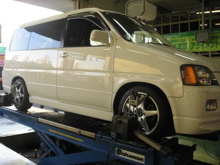 ステップワゴン ｒｆ１ ローダウン スタッフ日記 タイヤ館 東久留米 東京都のタイヤ カー用品ショップ タイヤからはじまる トータルカーメンテナンス タイヤ館グループ