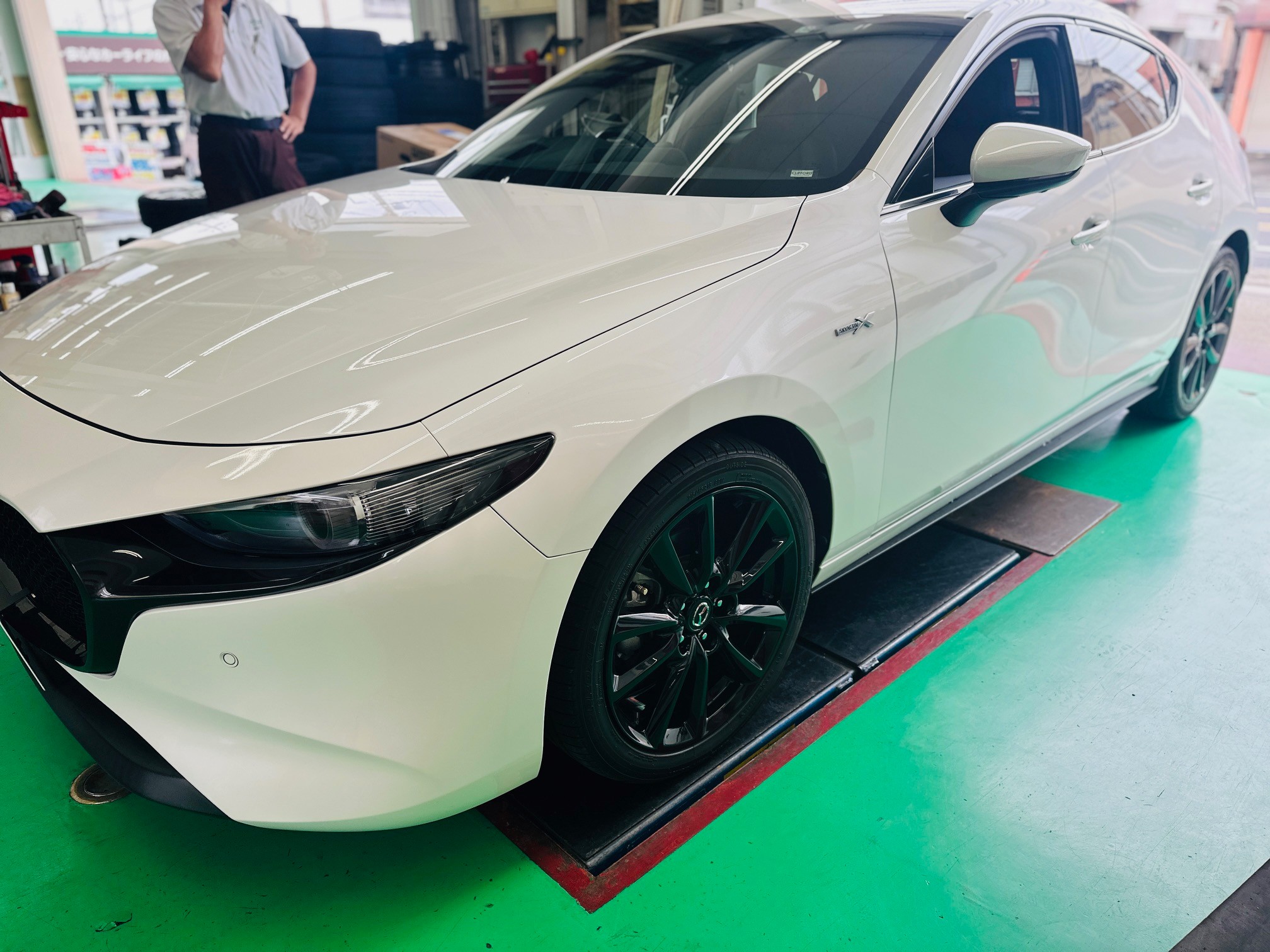 エスペリア ダウンサス マツダ3 AWD用 MAZDA3にエスペリアのダウンサスでローダウン＆レイズ ベルサス