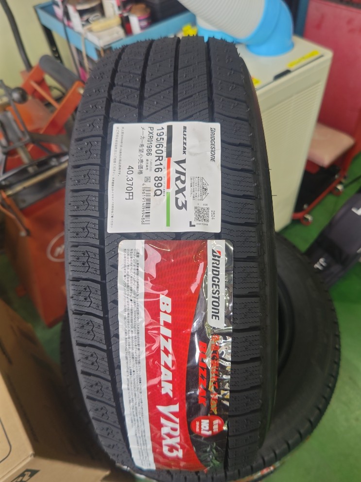 日産ニッサンセレナC27に使用 スタッドレスタイヤ ブリヂストン
