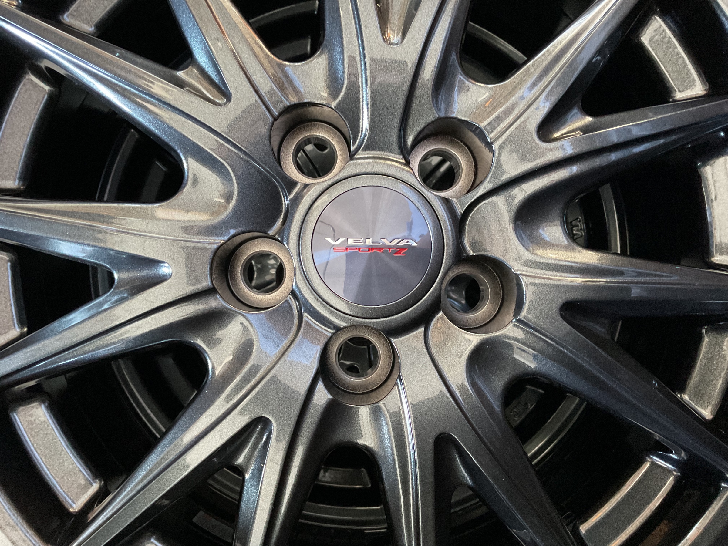 トヨタ 純正 平座ナット対応 195/50R19 ヨコハマ スタッドレス トヨタ 純正 平座ナット対応 195/50R19 ヨコハマ スタッドレス - メルカリ