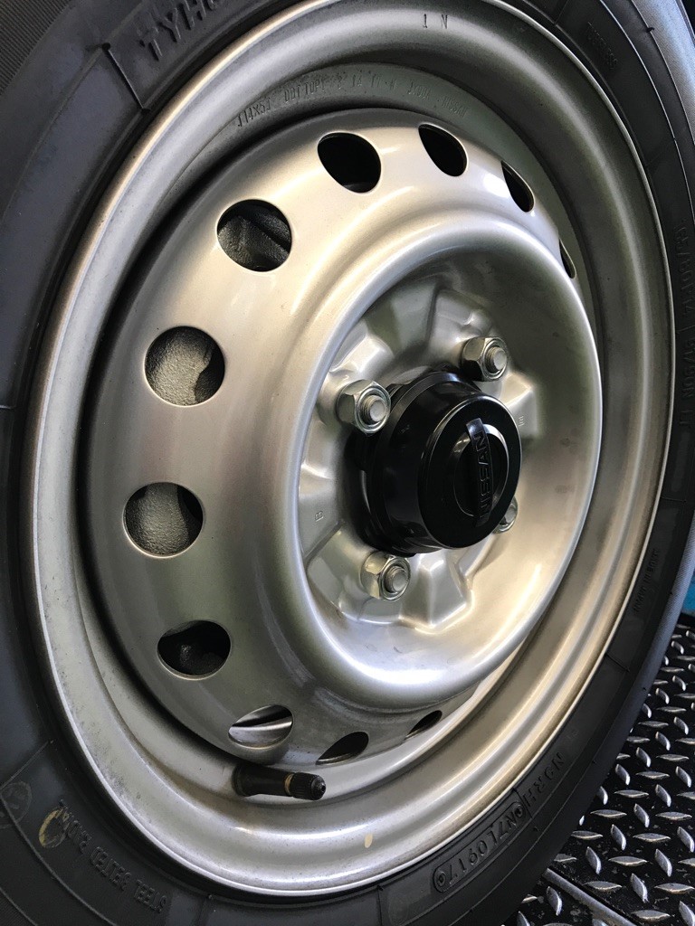 中古アルミ15X6.0　4本セット　日産e-ＮＶ200専用　ヴィセンテ05 中古アルミ15X6.0 4本セット 日産e-NV200専用 ヴィセンテ05