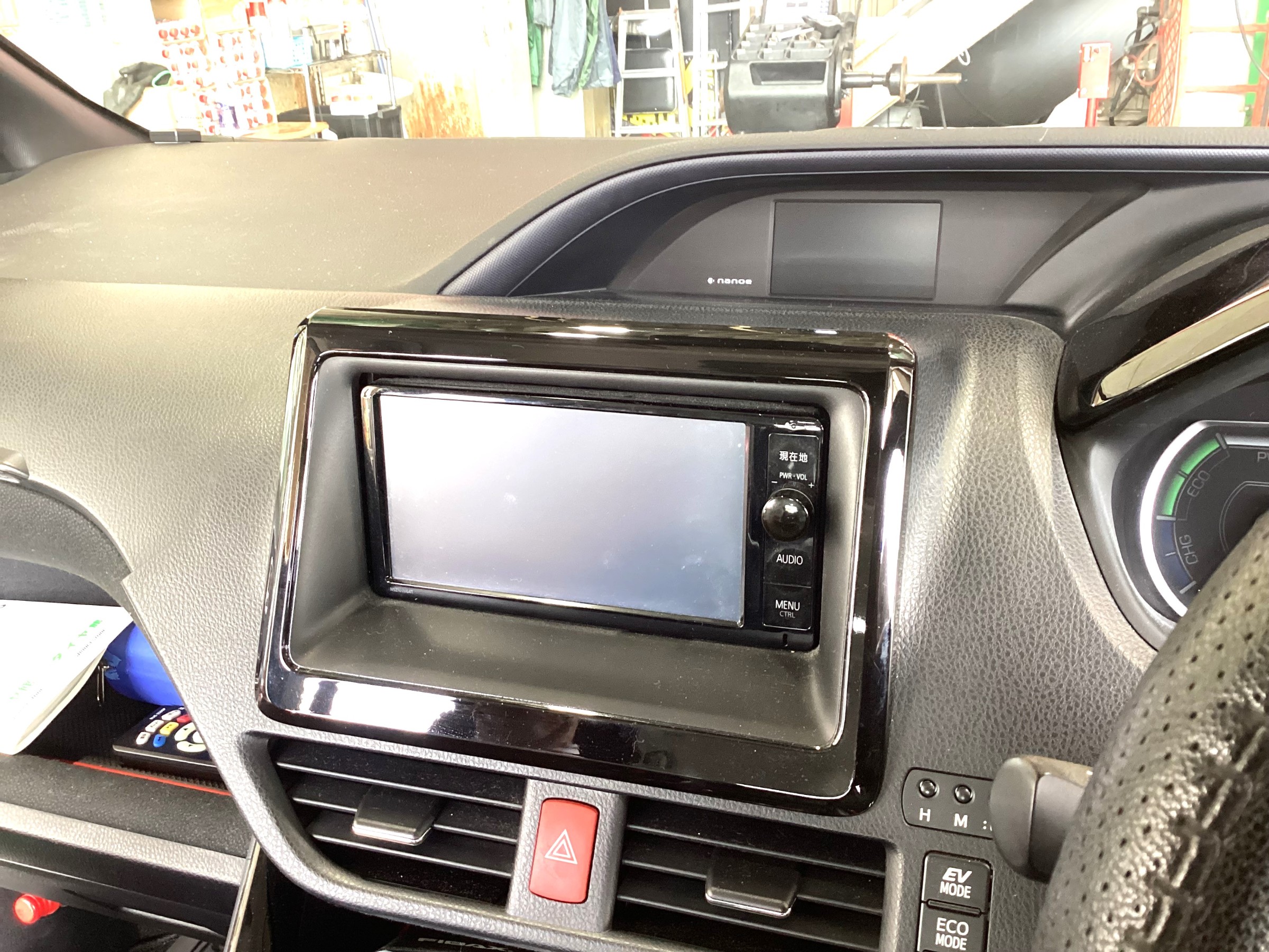 ナビ取付】Pioneer carrozzeria 楽ナビ8型取付しました