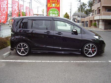 ホンダ フリードに18インチ付けちゃいました(*^^)v | 店舗お