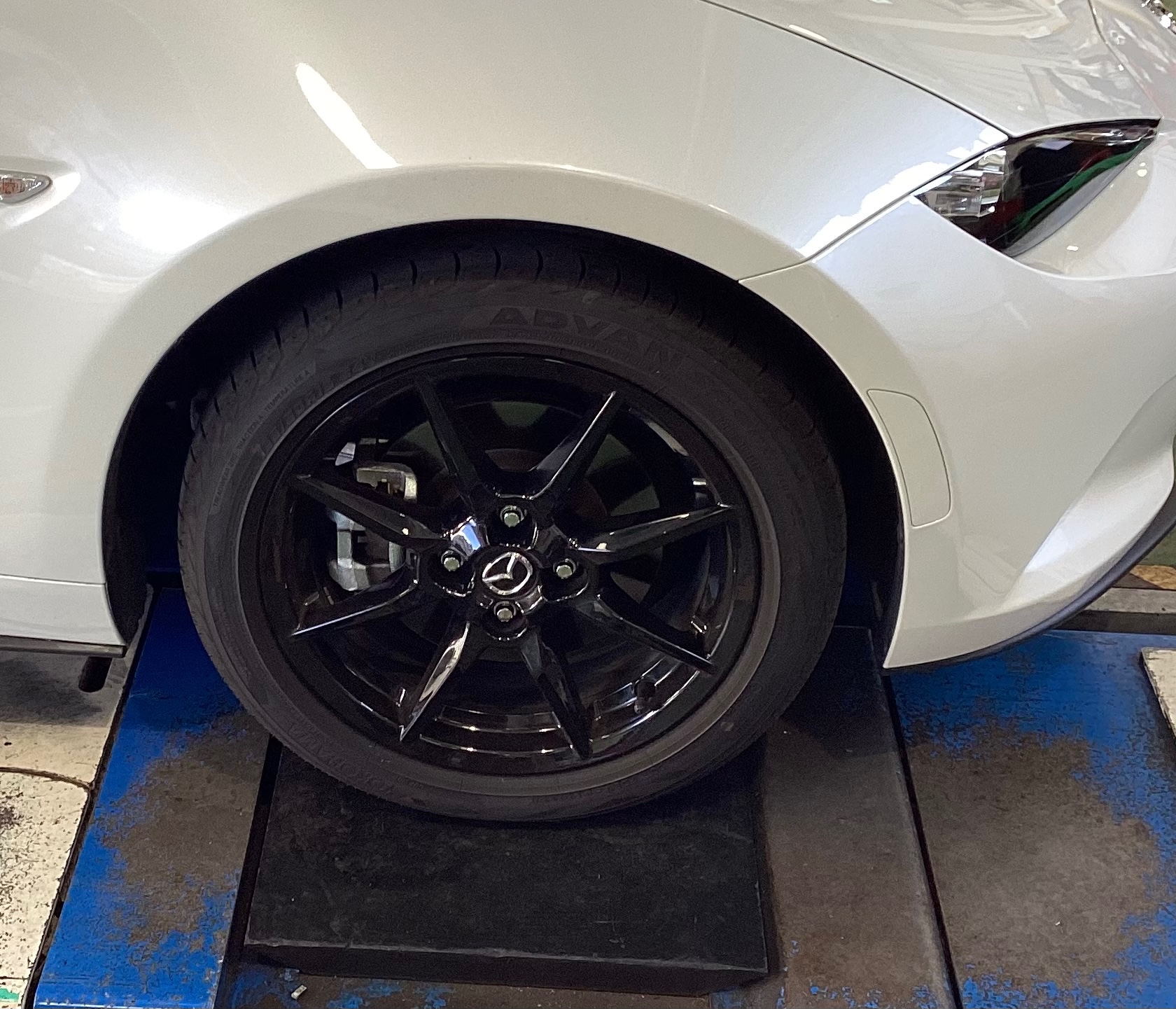 マツダ ロードスター】ホイール交換作業（VOLK RACING ZE40